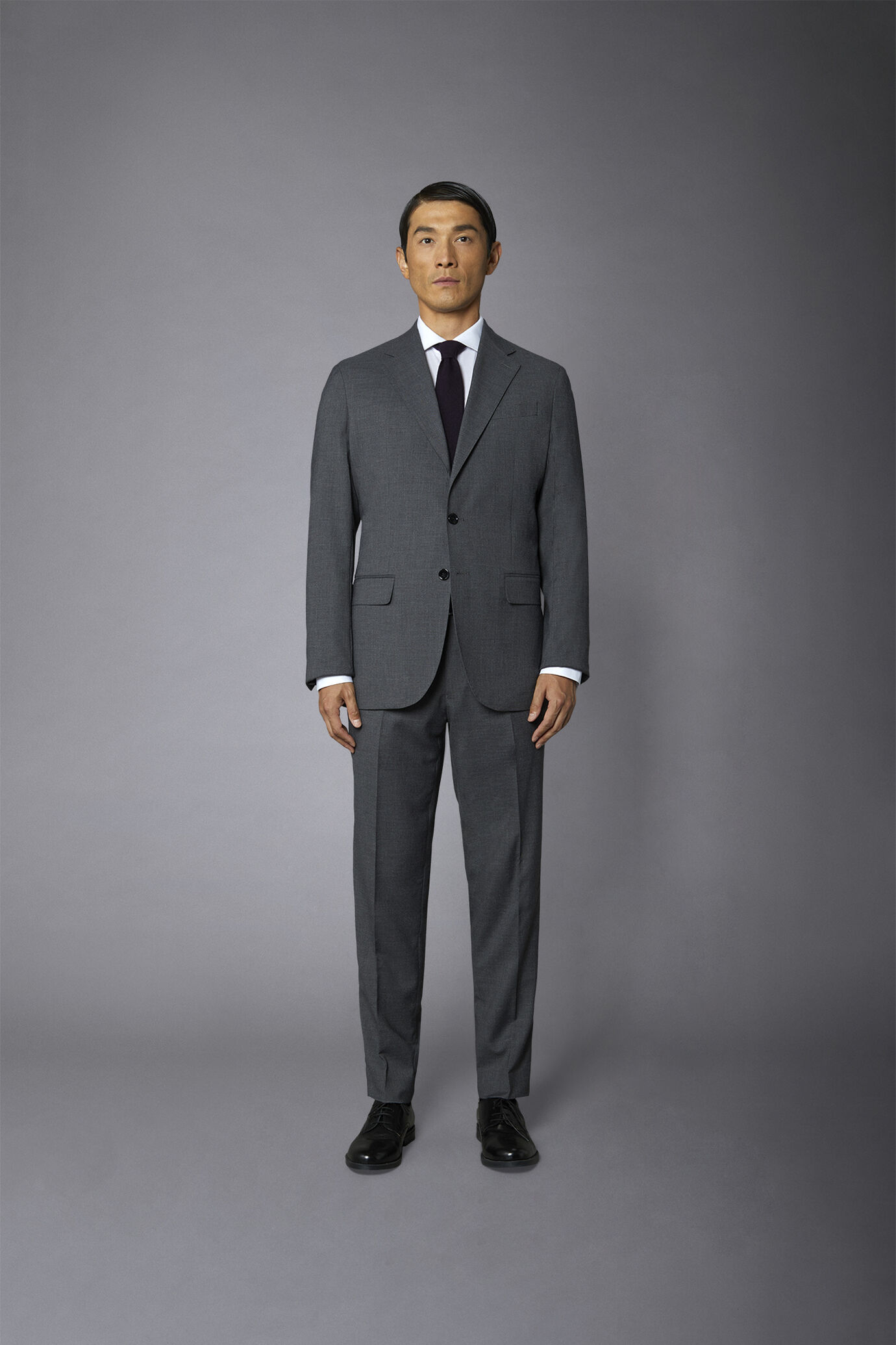 Men's regular fit single-breasted suit in grisaille fabric image number 2