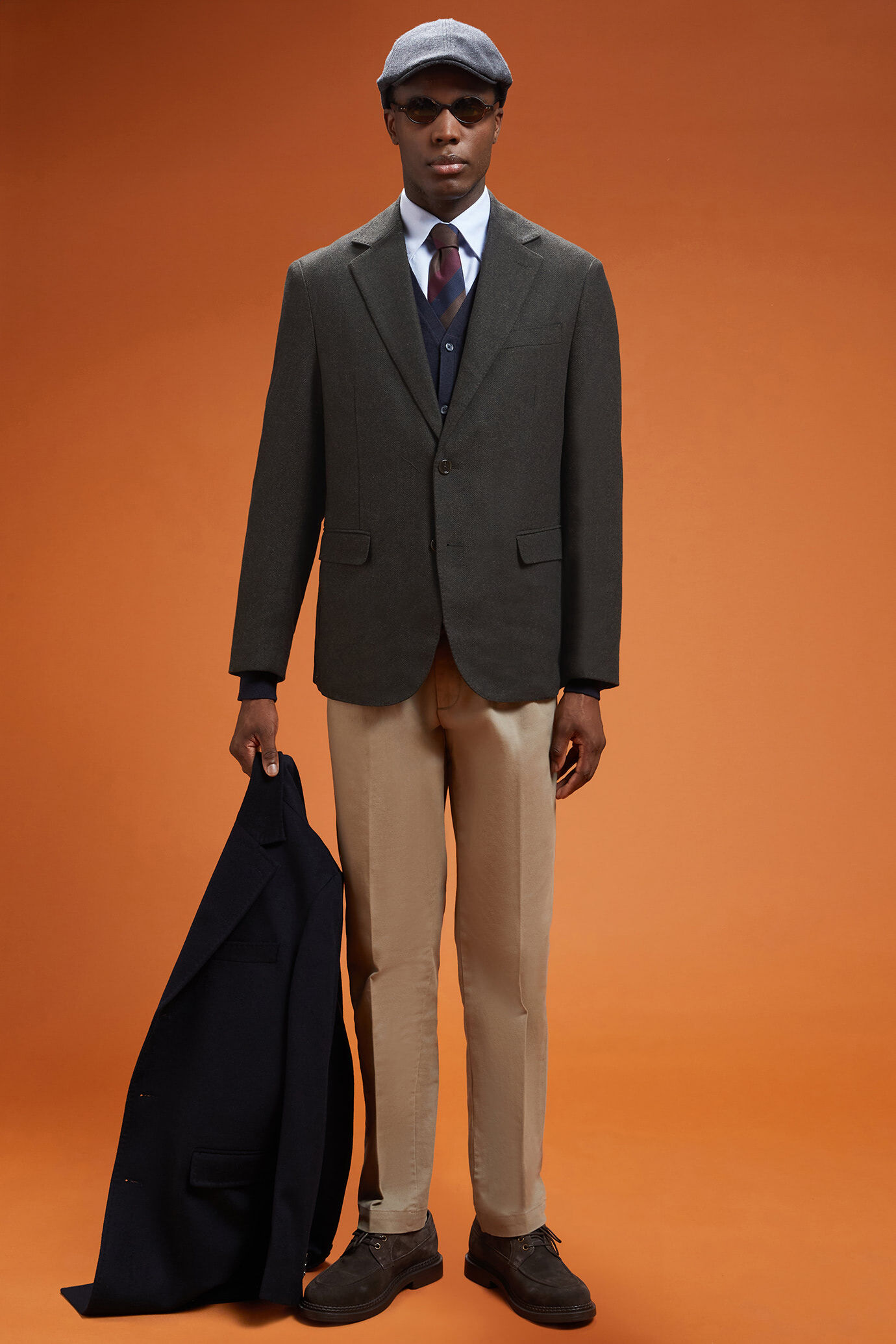 Klassisches einreihiges Herrensakko aus Wollgemisch mit Grätenmuster in normaler Passform image number 1