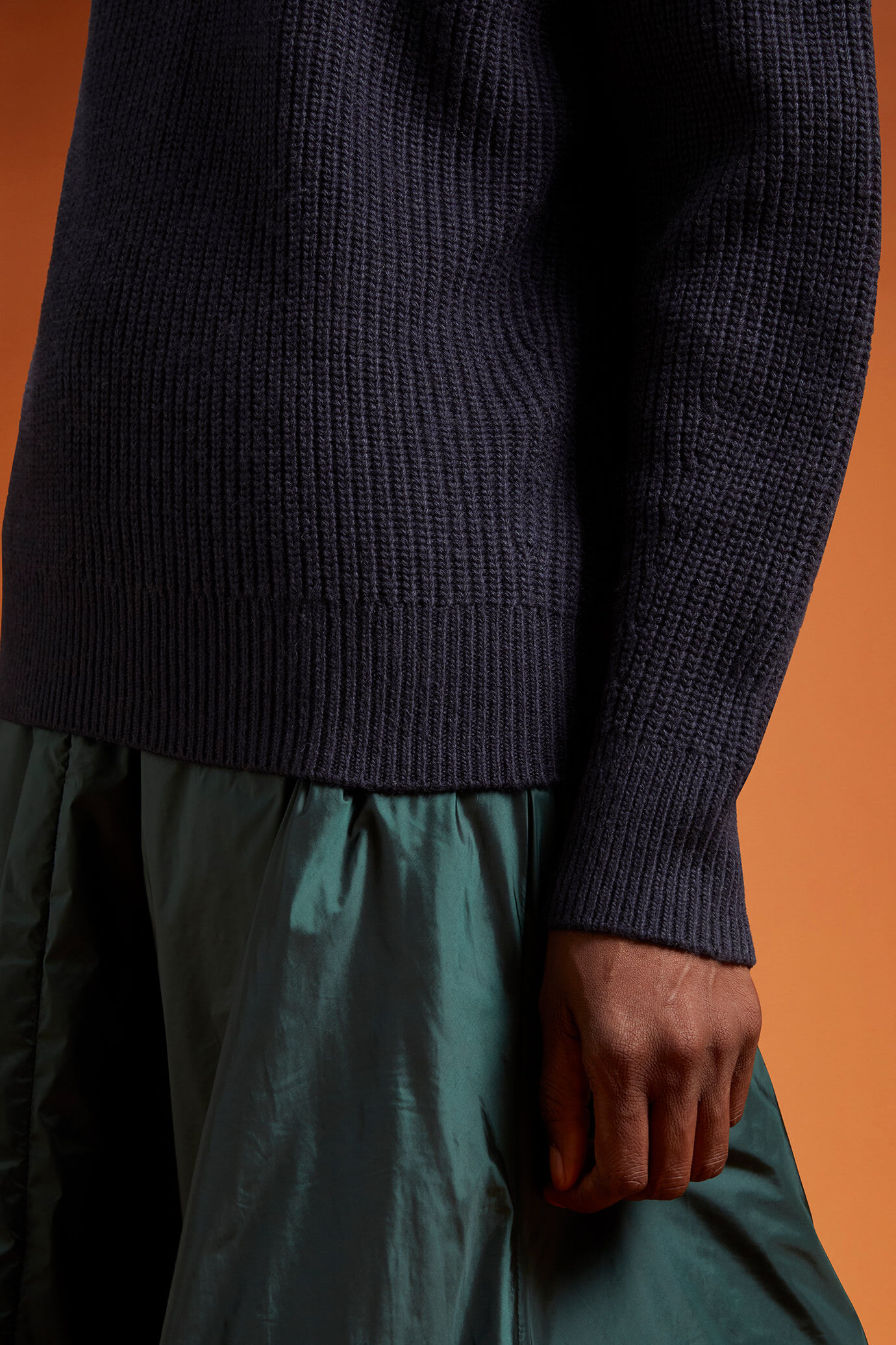 Damen-Pullover mit hohem Kragen aus englischem Rippstrick in normaler Passform image number 3