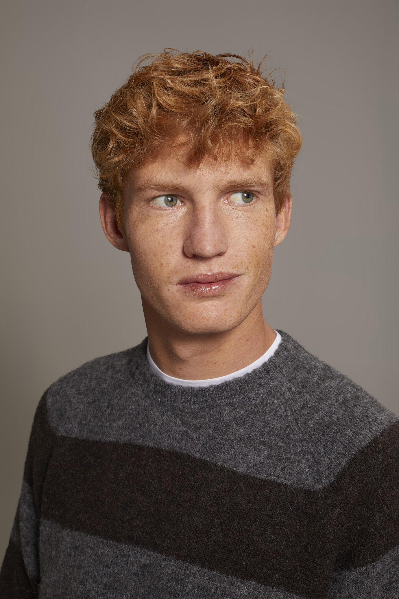 Mohair wool blend round neck sweater image number 2