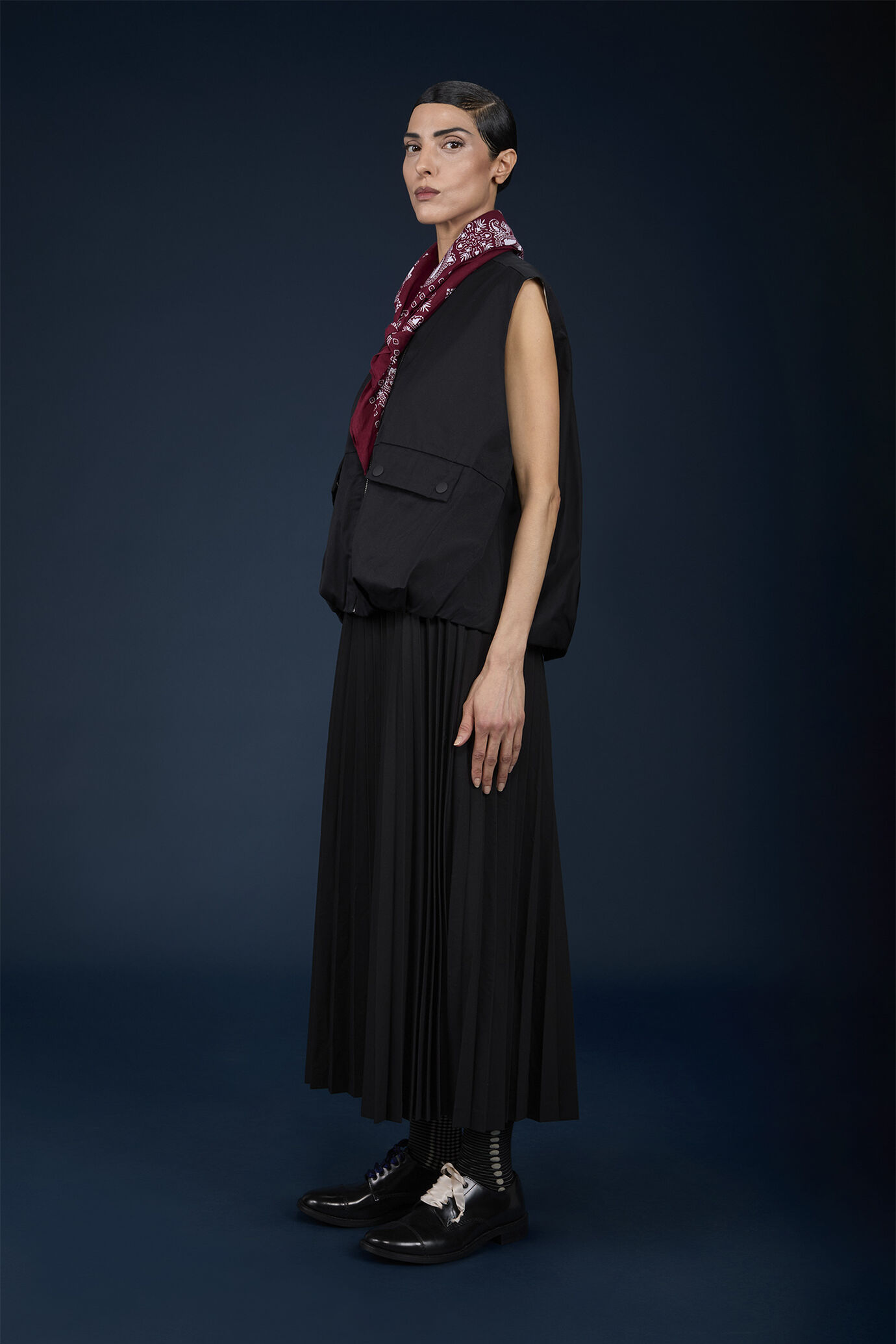 Women's vest with an egg-shaped line and an oversized fit image number 0