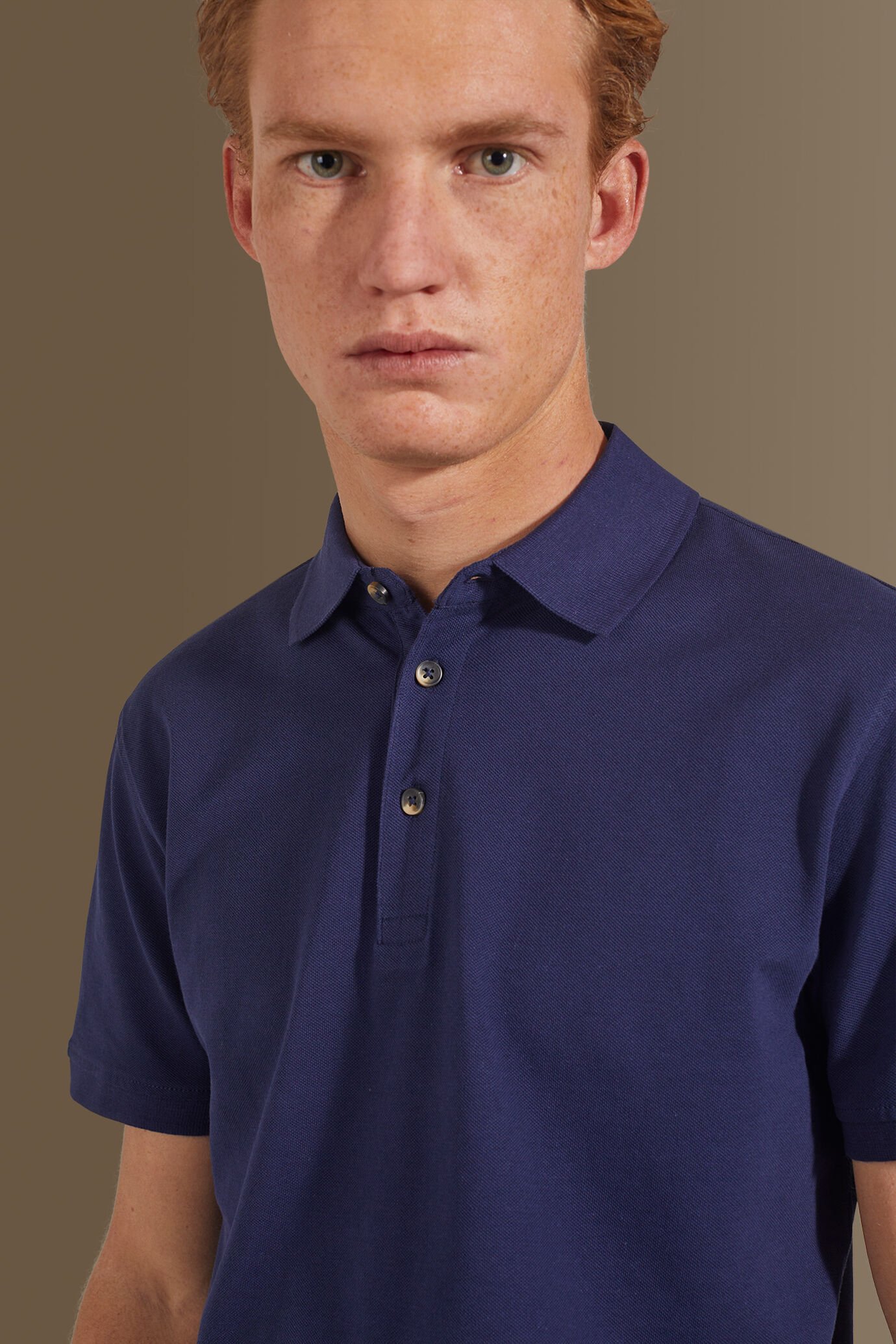 Short sleeves polo 100% cotton piquet solid colour image number 1