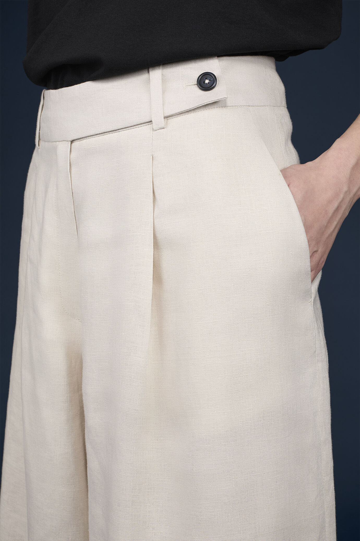 Locker sitzende Bermudashorts für Damen aus 100 % Leinen image number 3