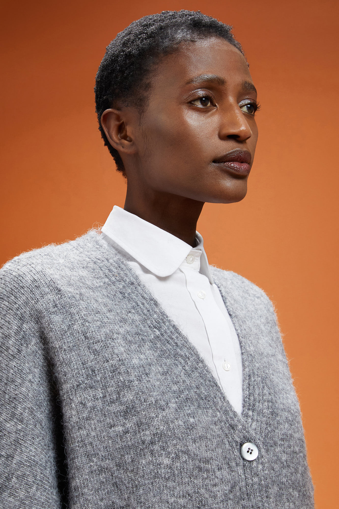 Women's V-neck knitted cardigan in a regular fit image number 3