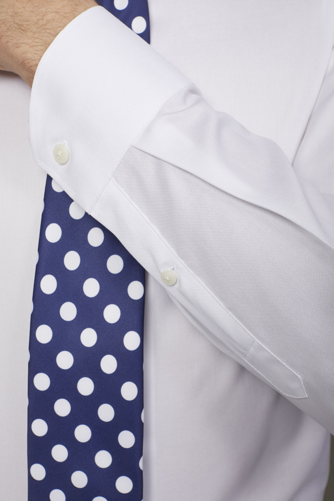 Camicia uomo collo classico 100% cotone tessuto oxford leggero tinta unita regular fit image number 4