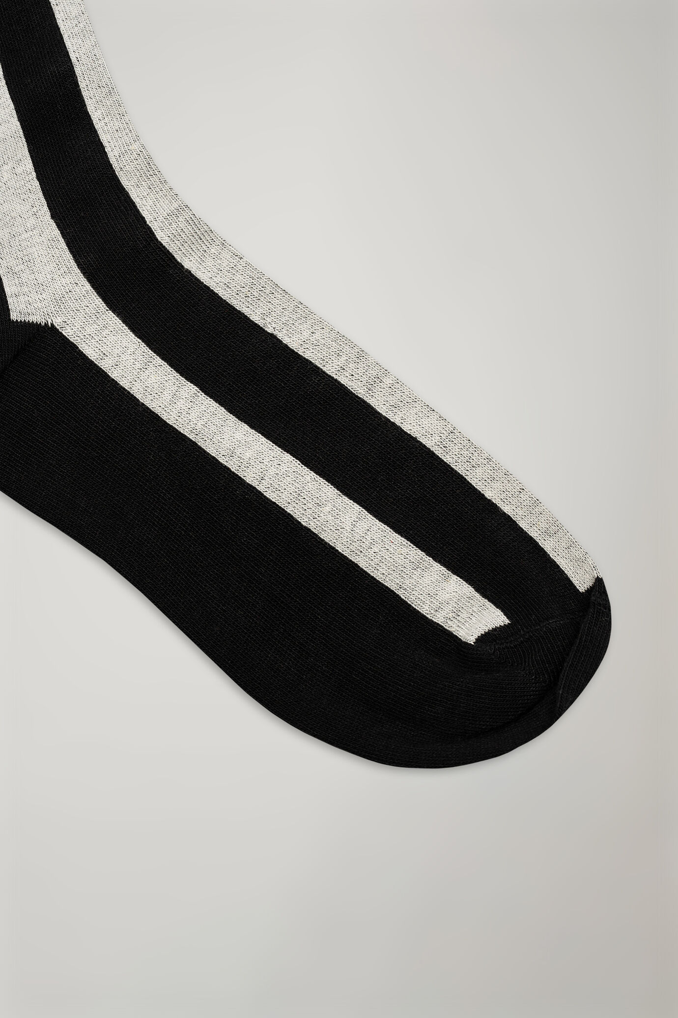 Gestreifte Socken aus einer Baumwollmischung made in Italy image number 1