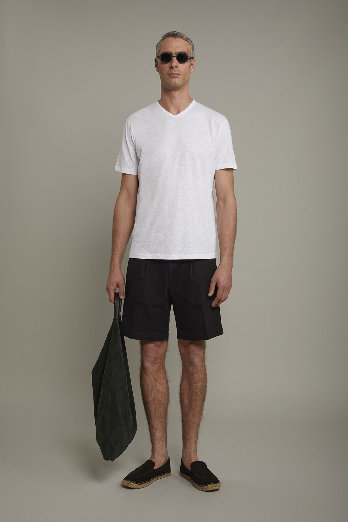 Men&rsquo;s v-neck t-shirt 100% cotton flamed effect regular fit image number 0