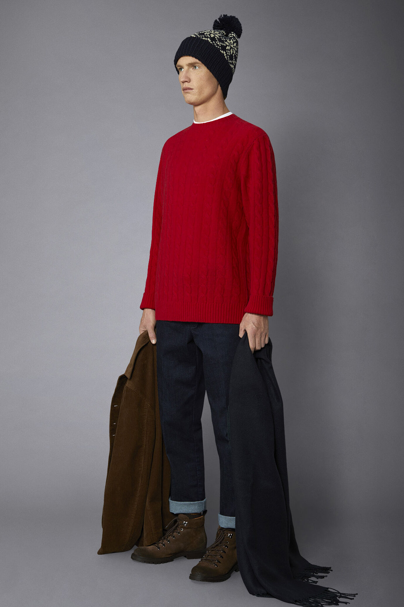 Men's round neck lambswool blend regular fit sweater image number 1