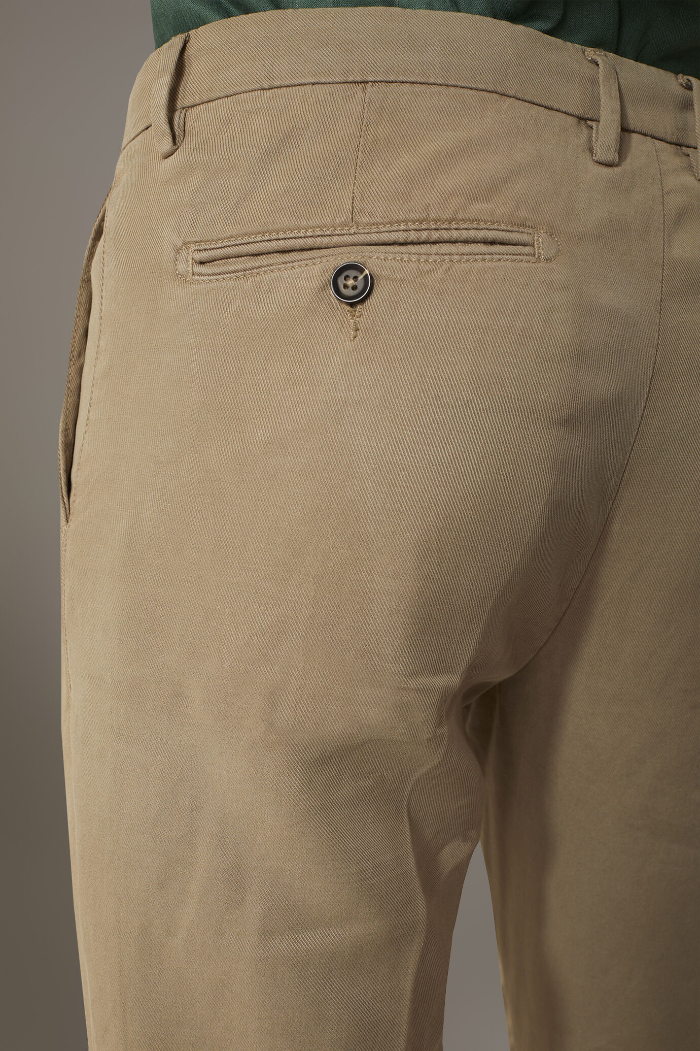 Pantalone chino misto lino regular fit costruzione twill image number 2