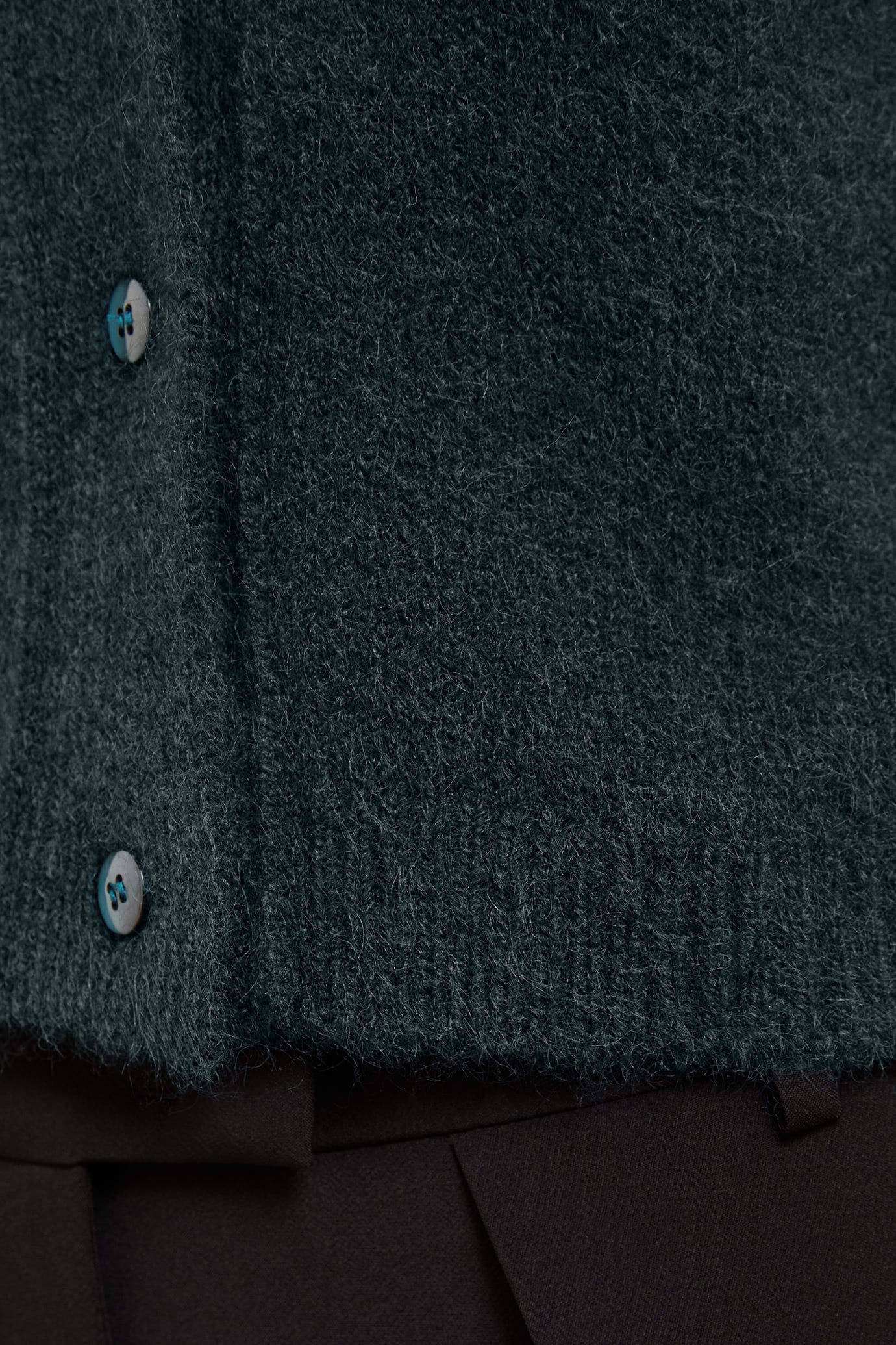 Gilet pour femme en maille, col en V, coupe classique image number 2