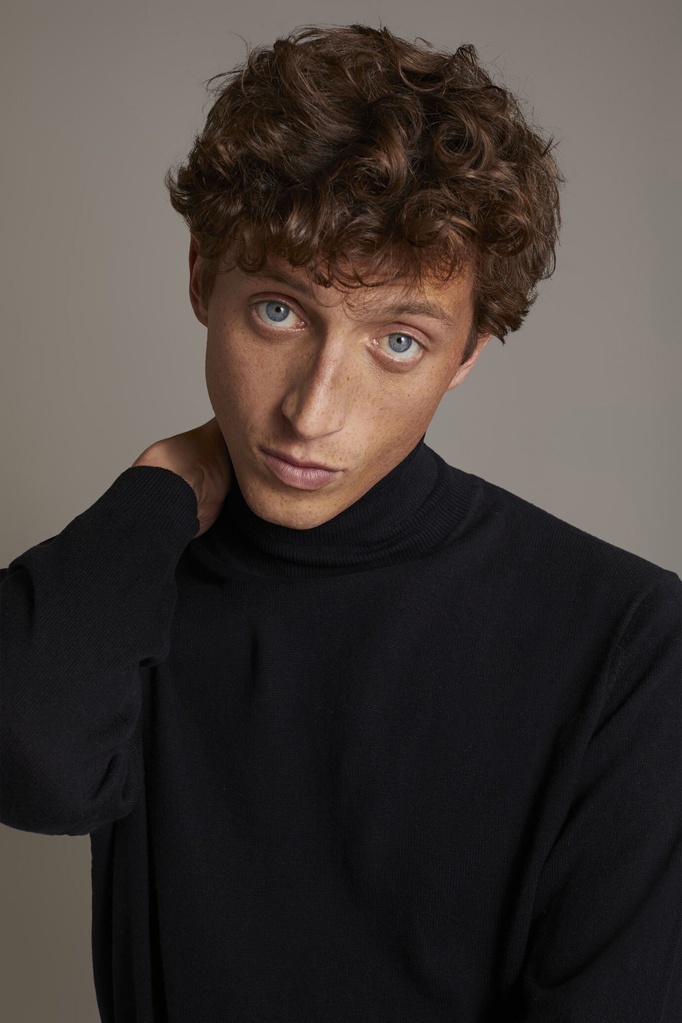 Wool blend turtleneck sweater image number 3