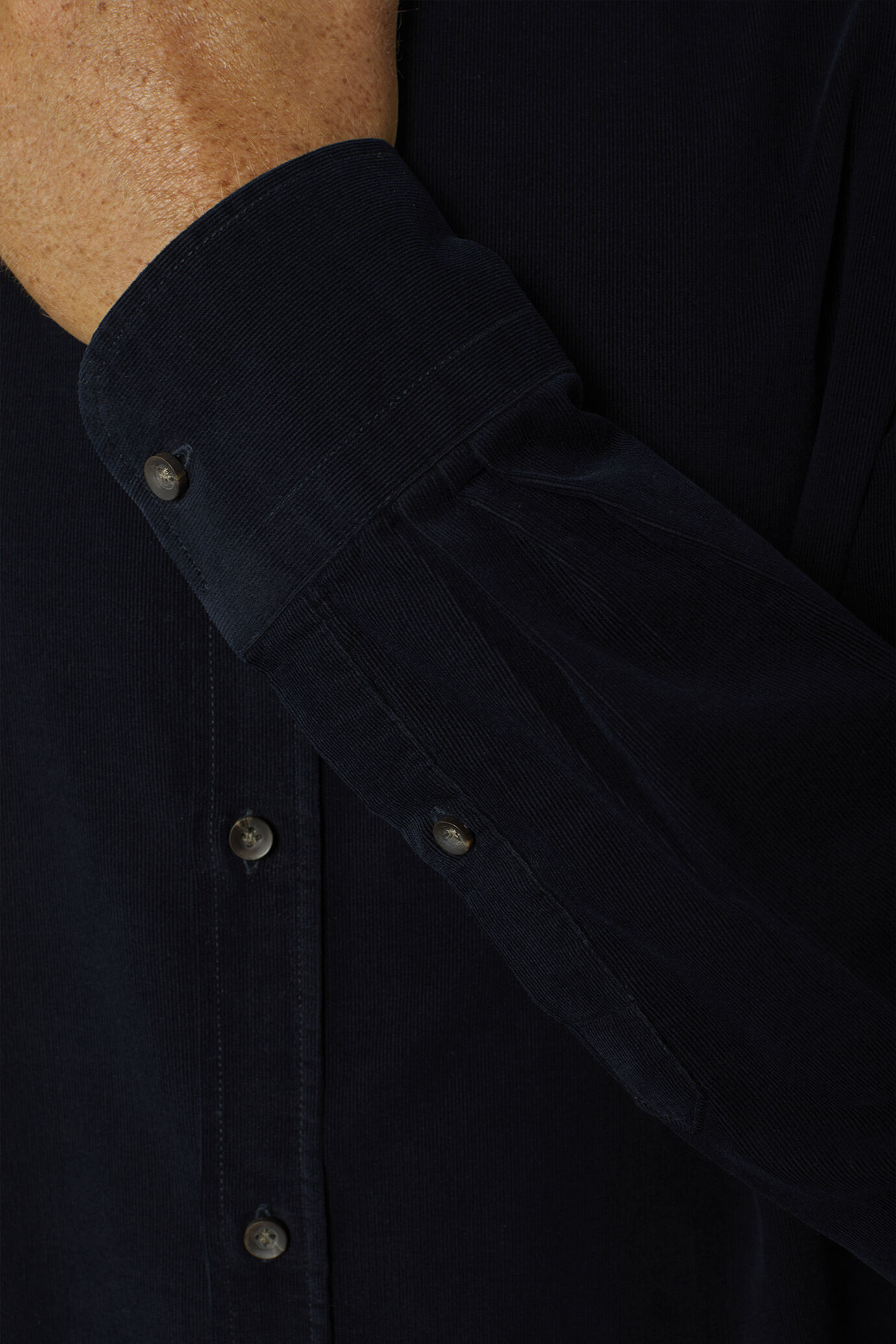 Men's casual French collar comfort fit shirt velvet fabric 1000 stripes image number 3