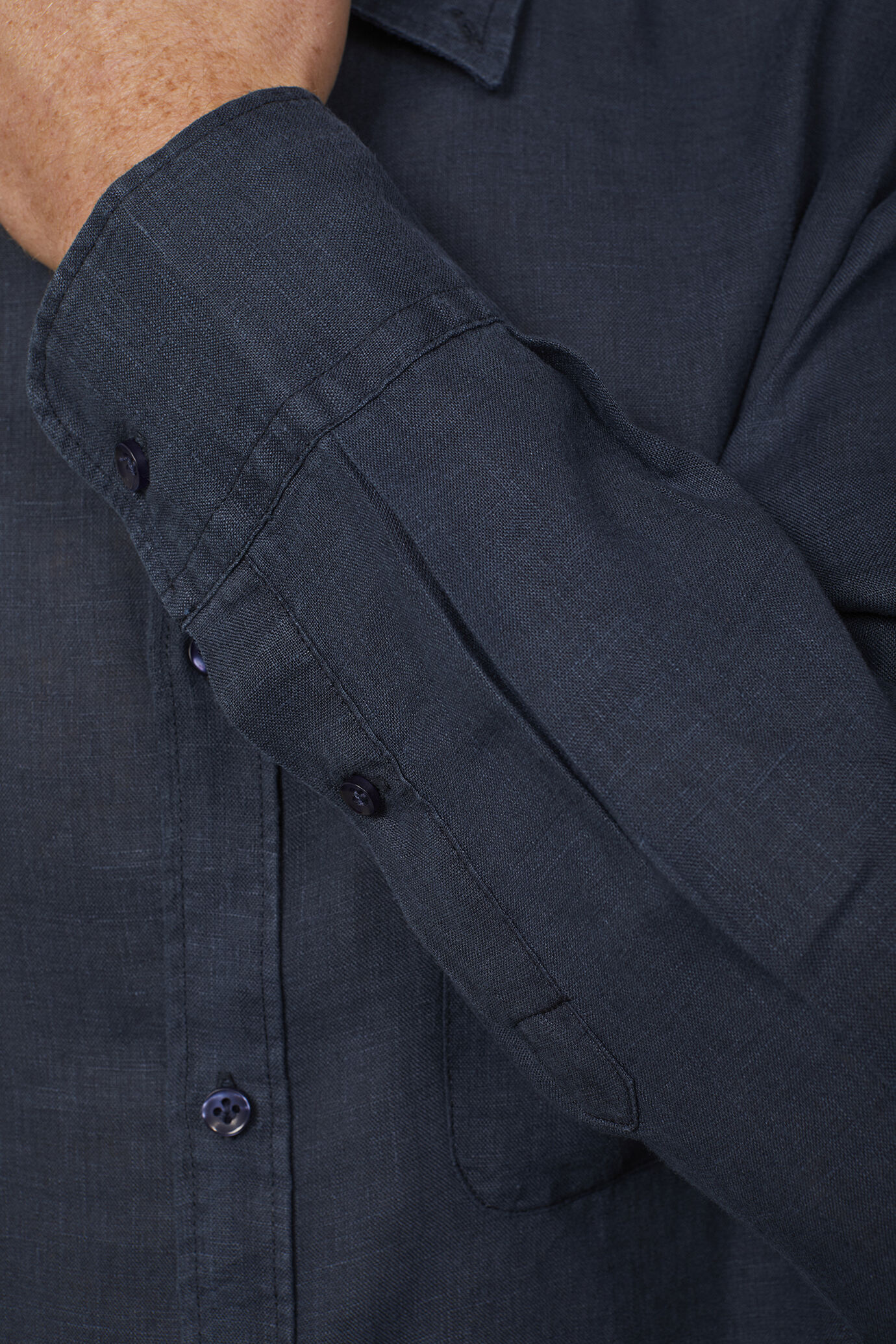 Camicia casual uomo collo button down 100% lino comfort fit image number 4