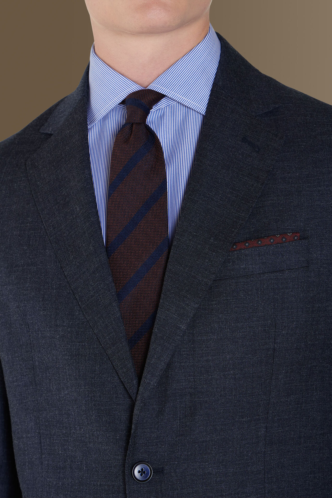 Single-breasted solid color suit with trousers with pinces image number 2