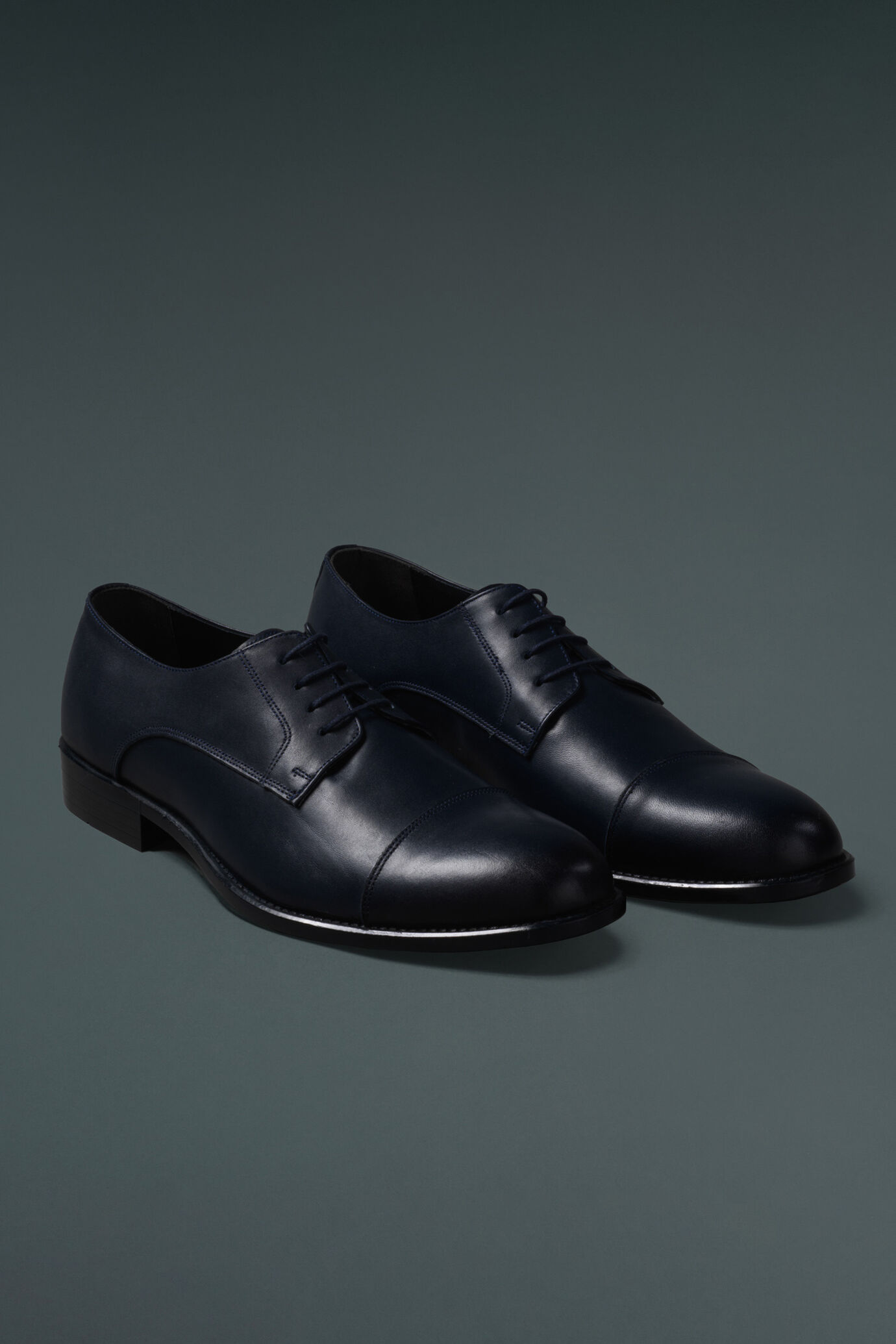 Oxford derby shoes image number 1