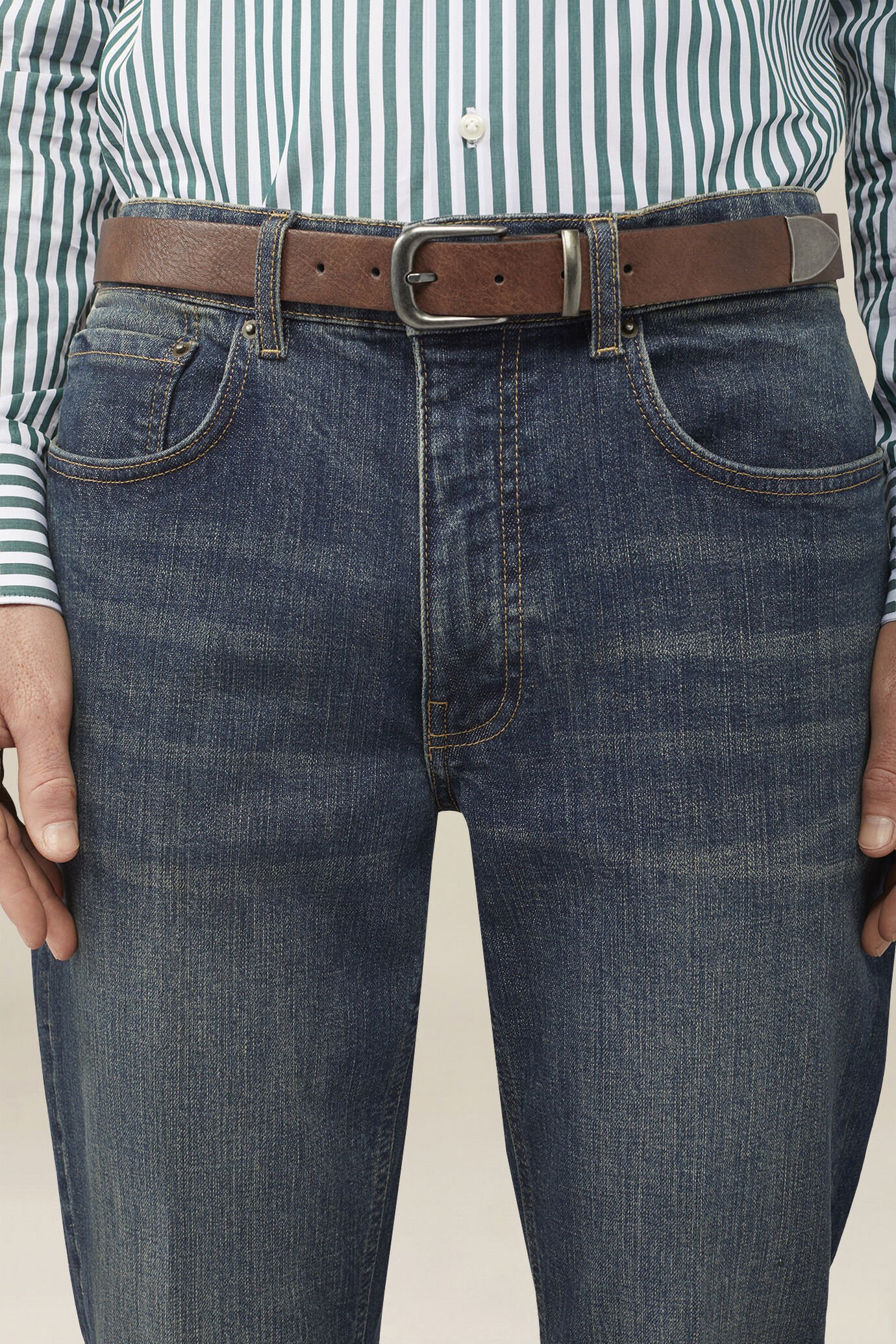 Cintura uomo con punta in metallo image number 0