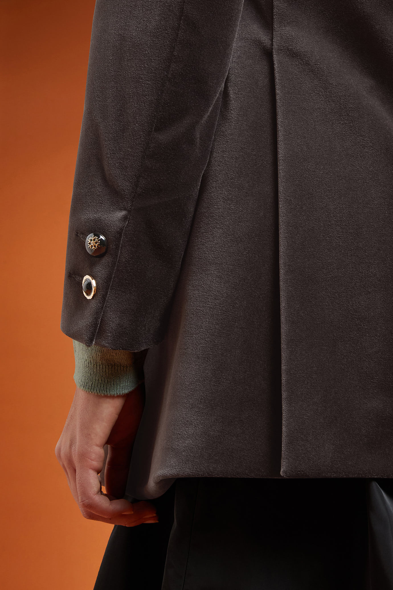 Women's slim fit jacket in smooth velvet with jewelled buttons image number 2