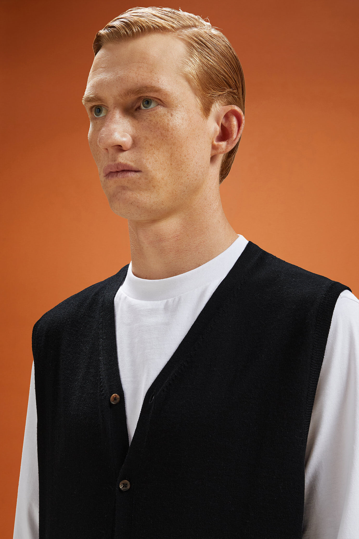 Gilet uomo scollo a v 100% lana merino extrafine regular fit image number 3