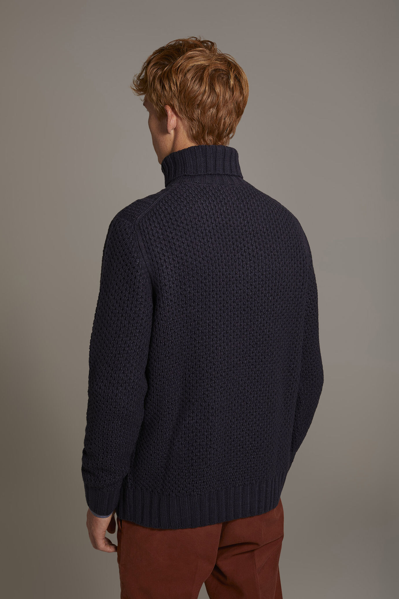 Wool blend turtleneck sweater with honeycomb heavy knitting image number 3
