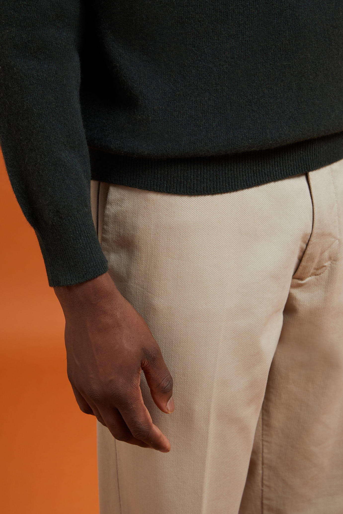 Herren-Pullover aus Lammwolle in normaler Passform image number 2