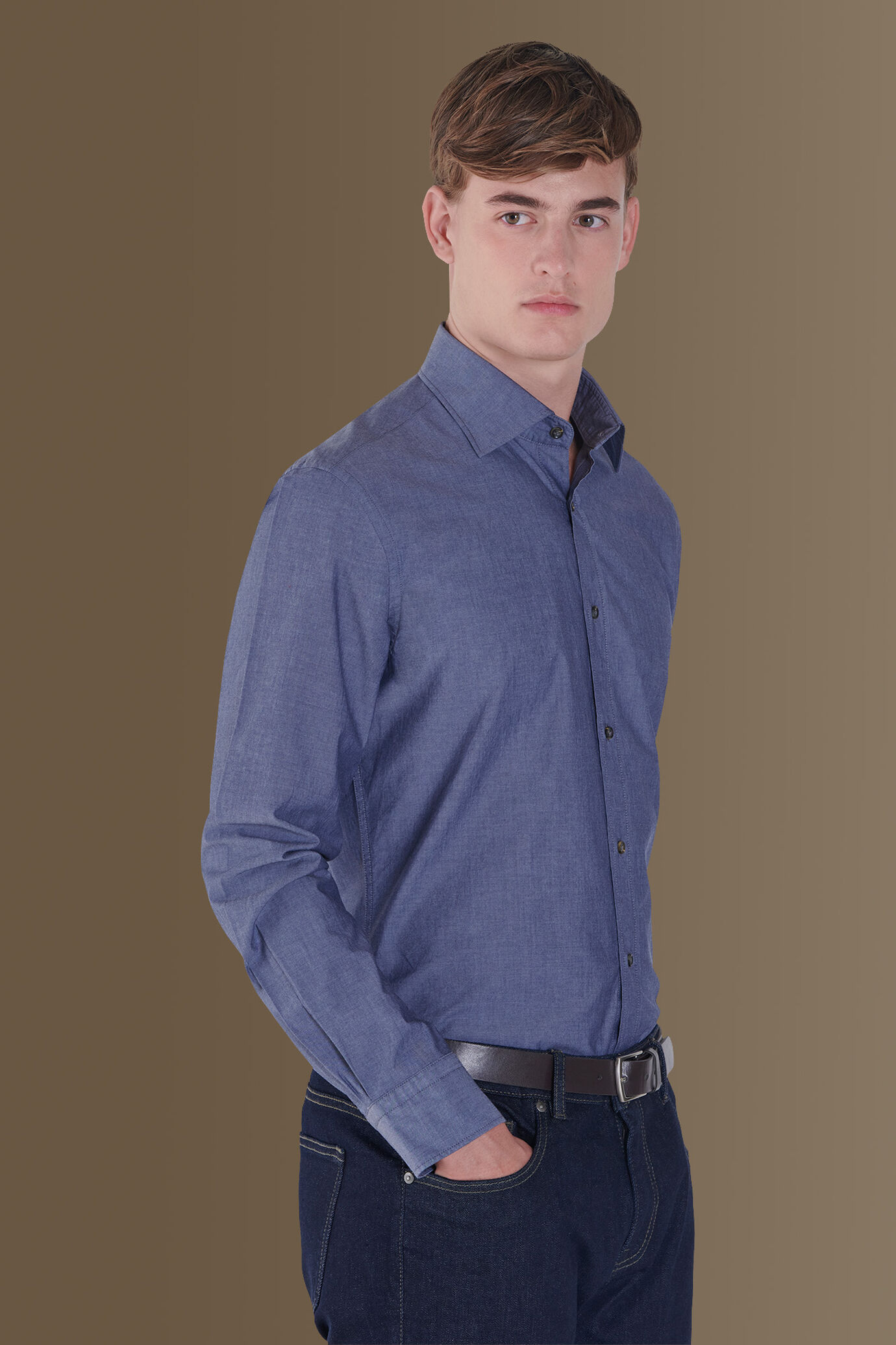 Camicia casual collo francese tessuto chambray uomo image number 2