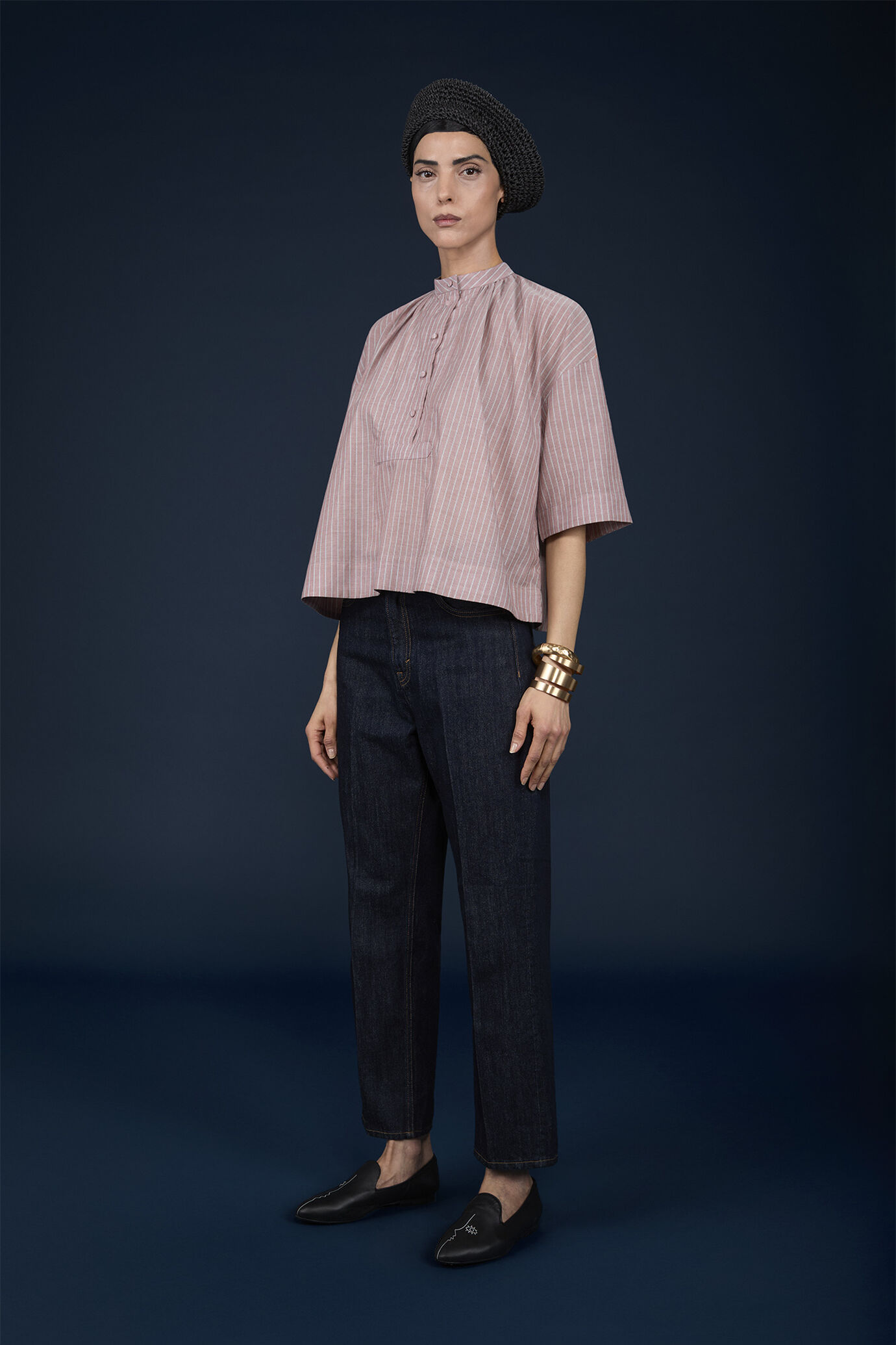 Camicia donna manica corta con collo coreano e fit boxy in tessuto tinto filo a righe image number 0