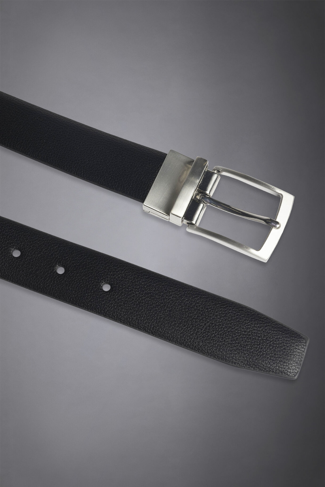 Reversible belt with leather effect