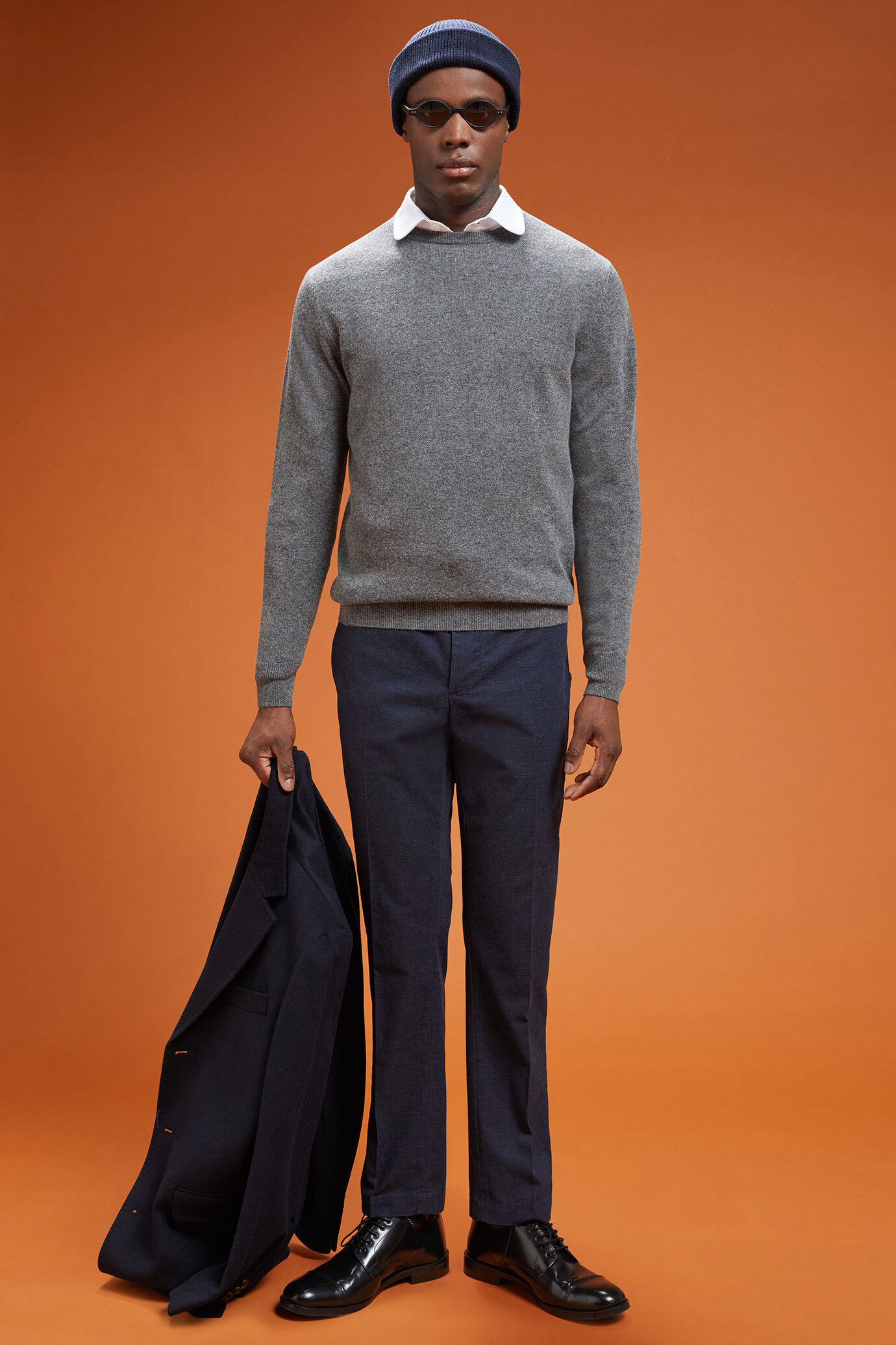 Pull homme à col rond, 100% cachemire, coupe classique image number 1