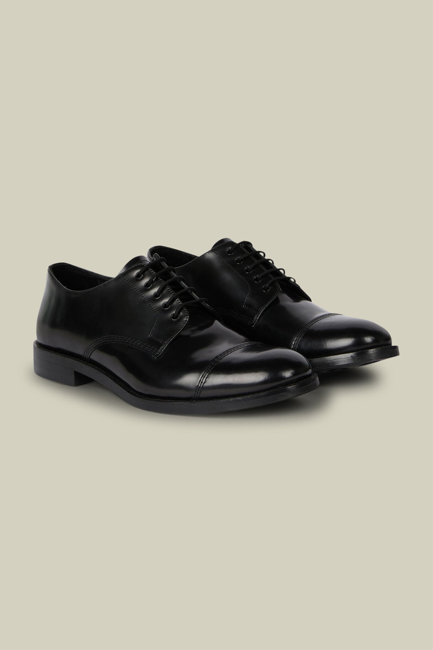 Scarpa derby uomo 100% in vera pelle con fondo in gomma