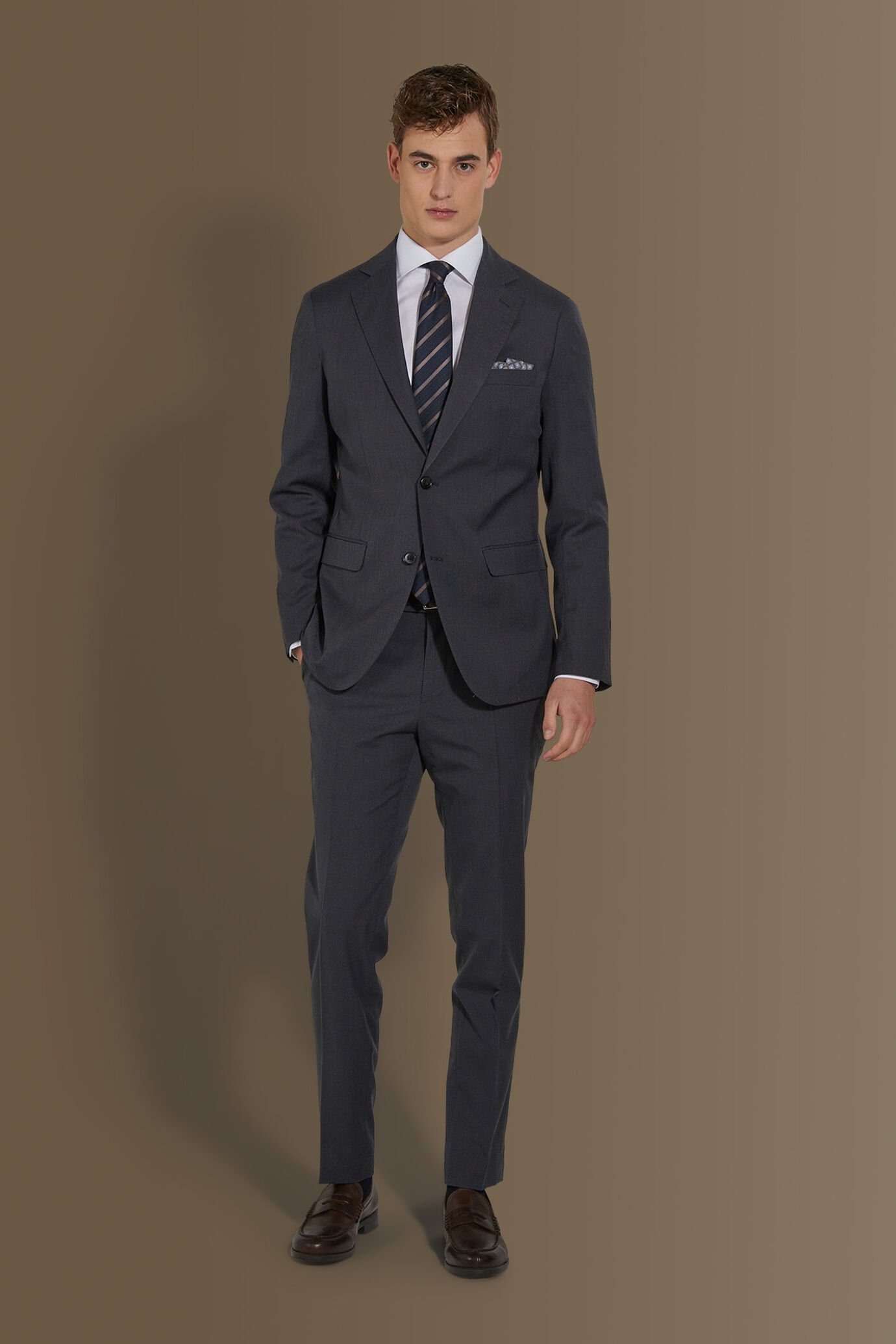 Abito uomo monopetto con pantalone senza pinces tessuto microfantasia image number 0