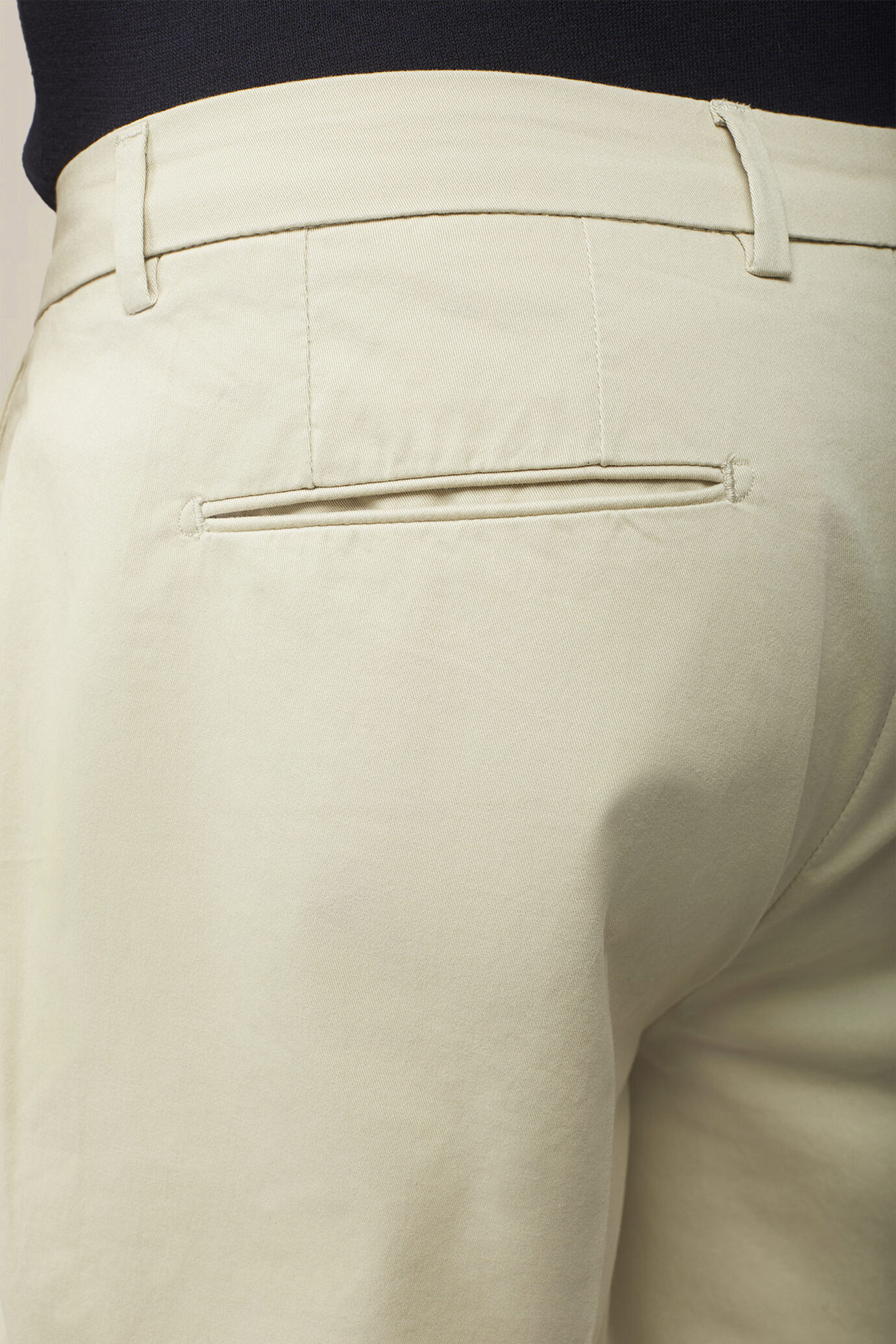 Pantalone uomo chino classico regular fit image number 3