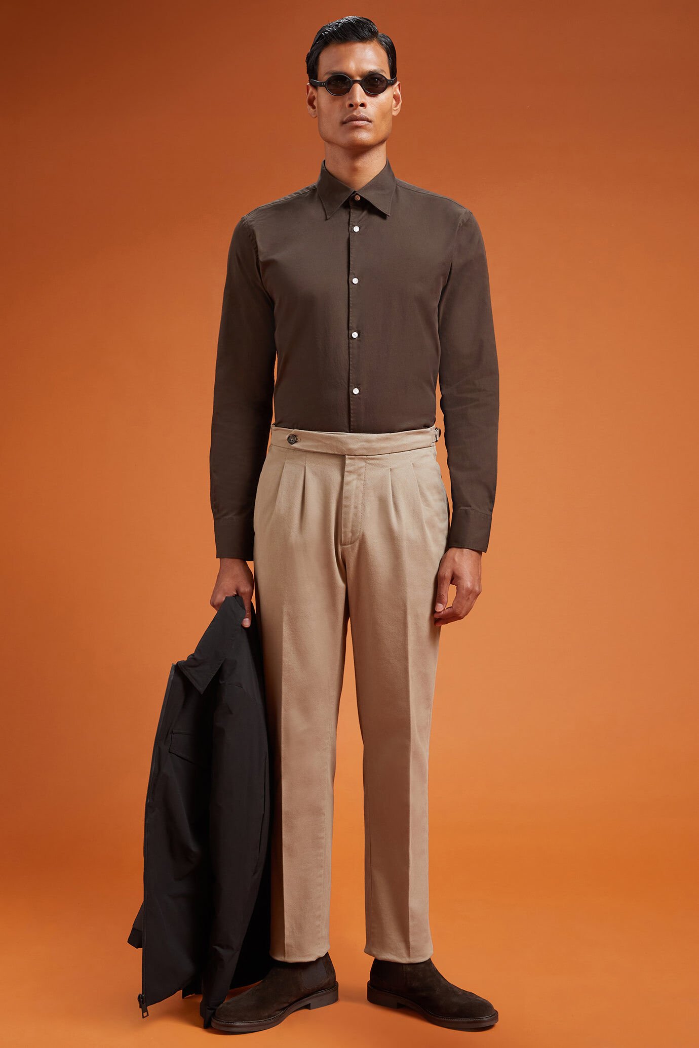 Pantalon pour homme à double pince en toile diagonale, coupe classique image number 0