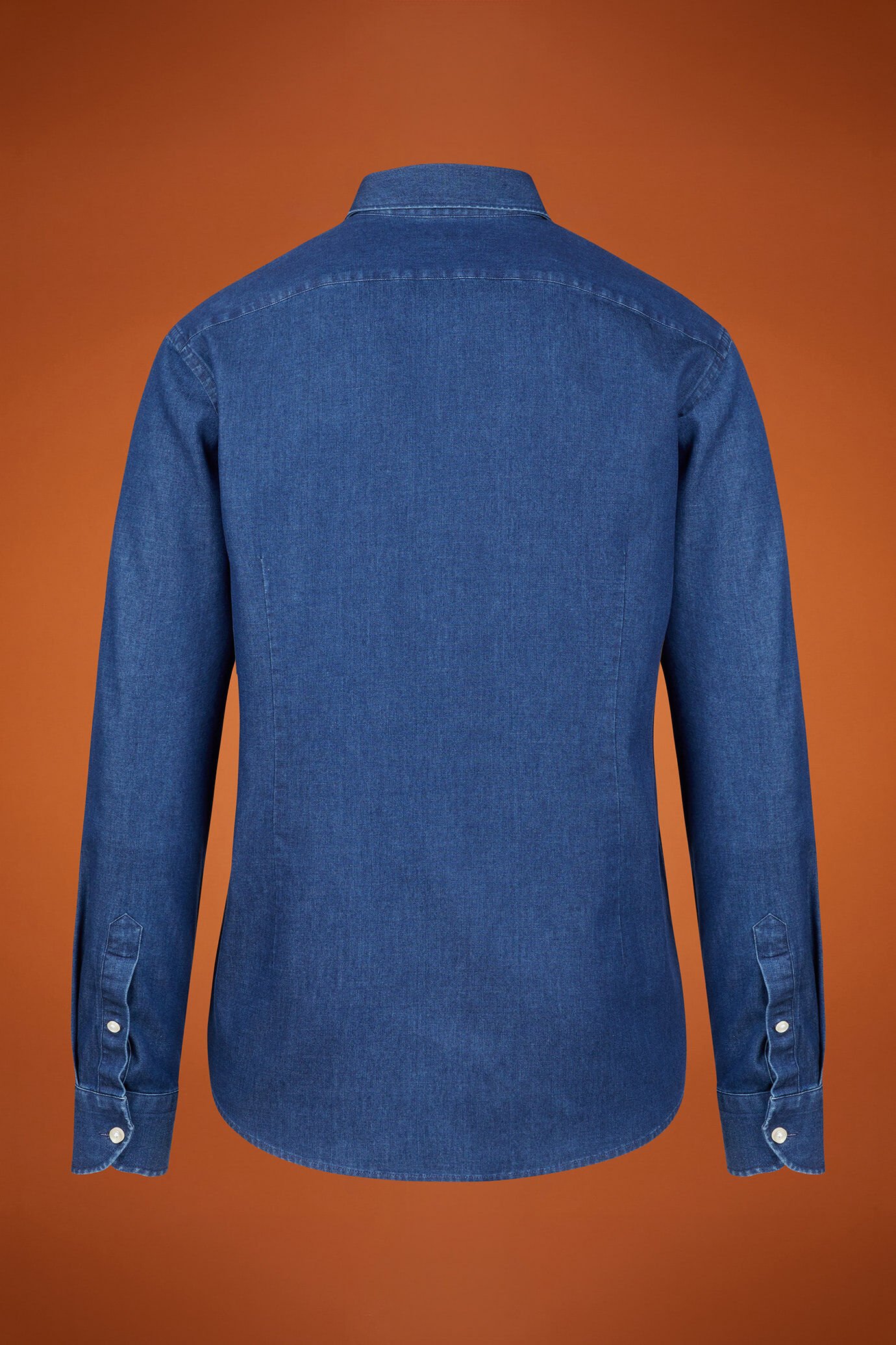 Men's comfort fit casual shirt with a classic collar in 100% cotton washed chambray fabric image number 6