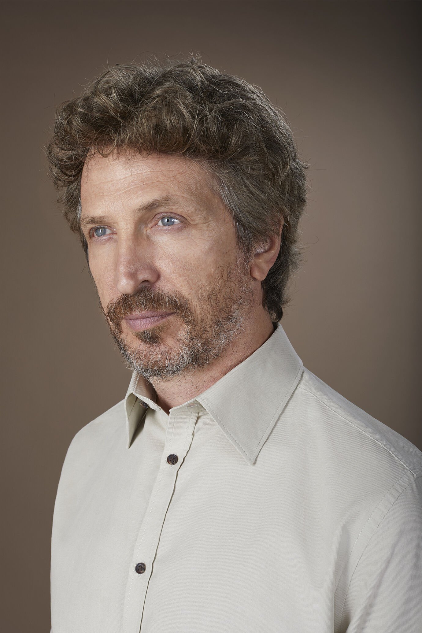 Camicia uomo casual 100% cotone tessuto velluto 1000 righe tinta unita image number 2