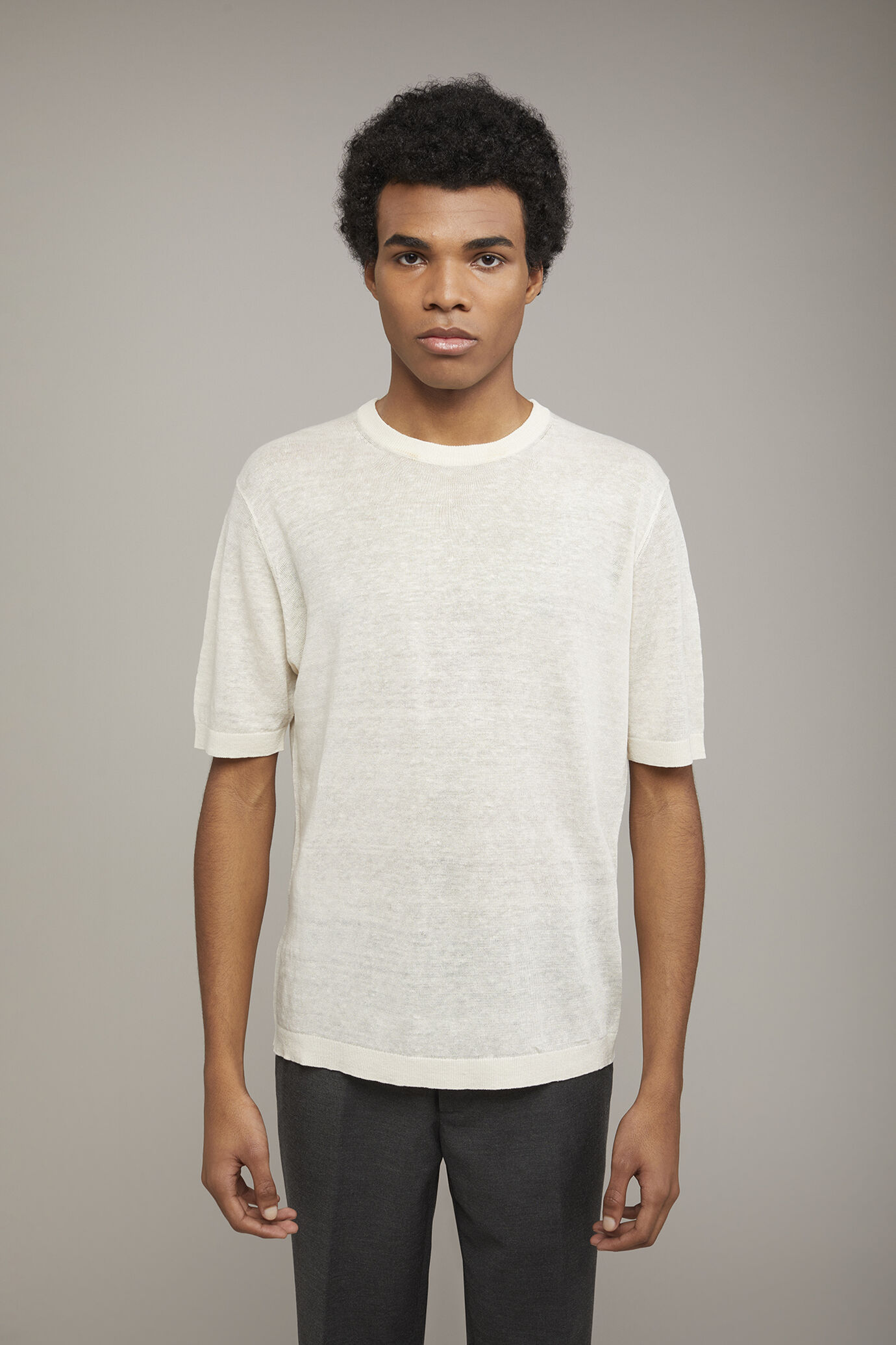 T-Shirt Uomo In Lino E Cotone - Maniche Corte, Scollo A V, Leggera E Traspirante, Colori Uniti (Bianco, Nero, Blu, Verde) - 2