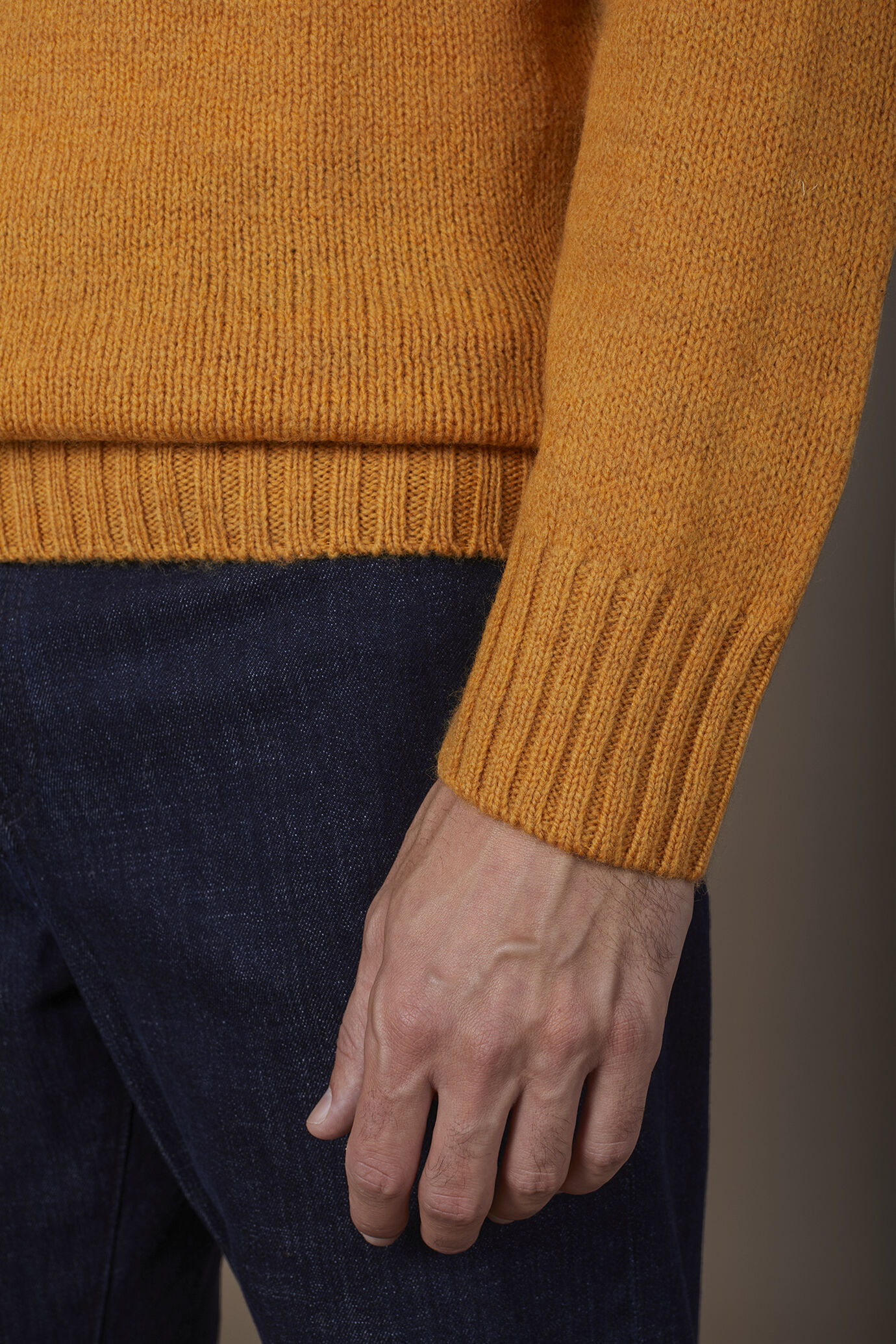 Pull homme à col rond, 100% laine, coupe classique image number 3