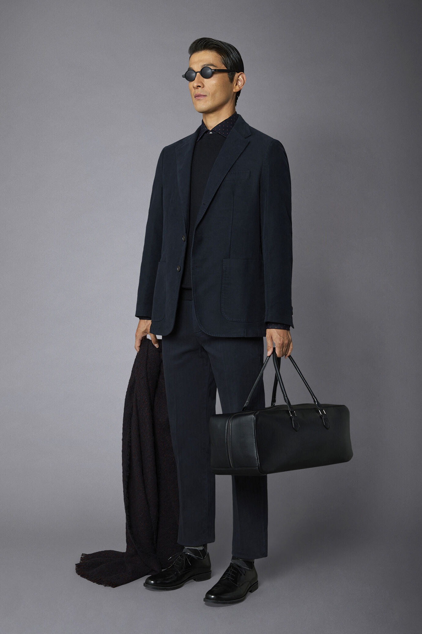 Men's single-breasted jacket in plain moleskin fabric regular fit image number 1