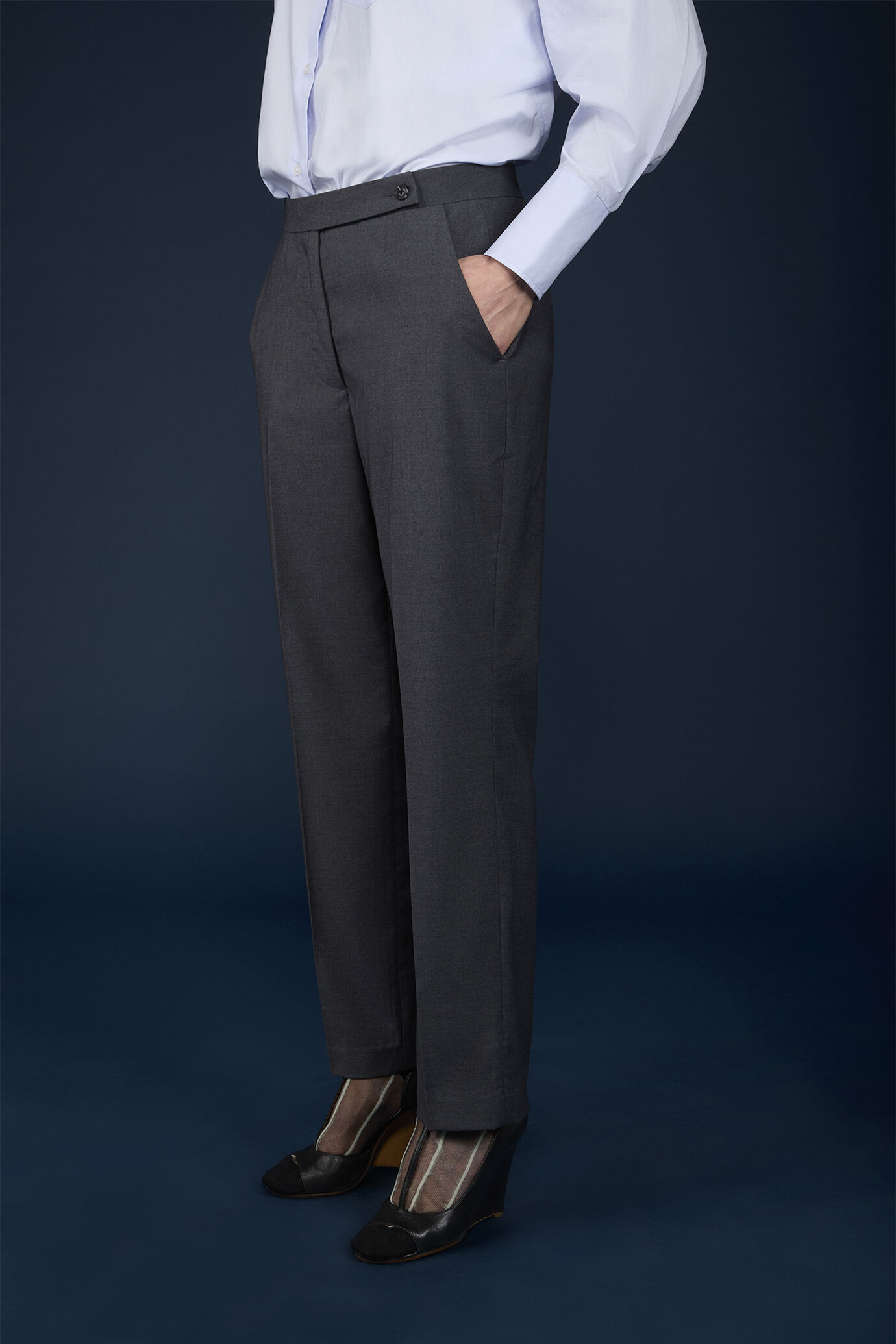 Damen-Chinohose mit Lasche am Bund image number 2