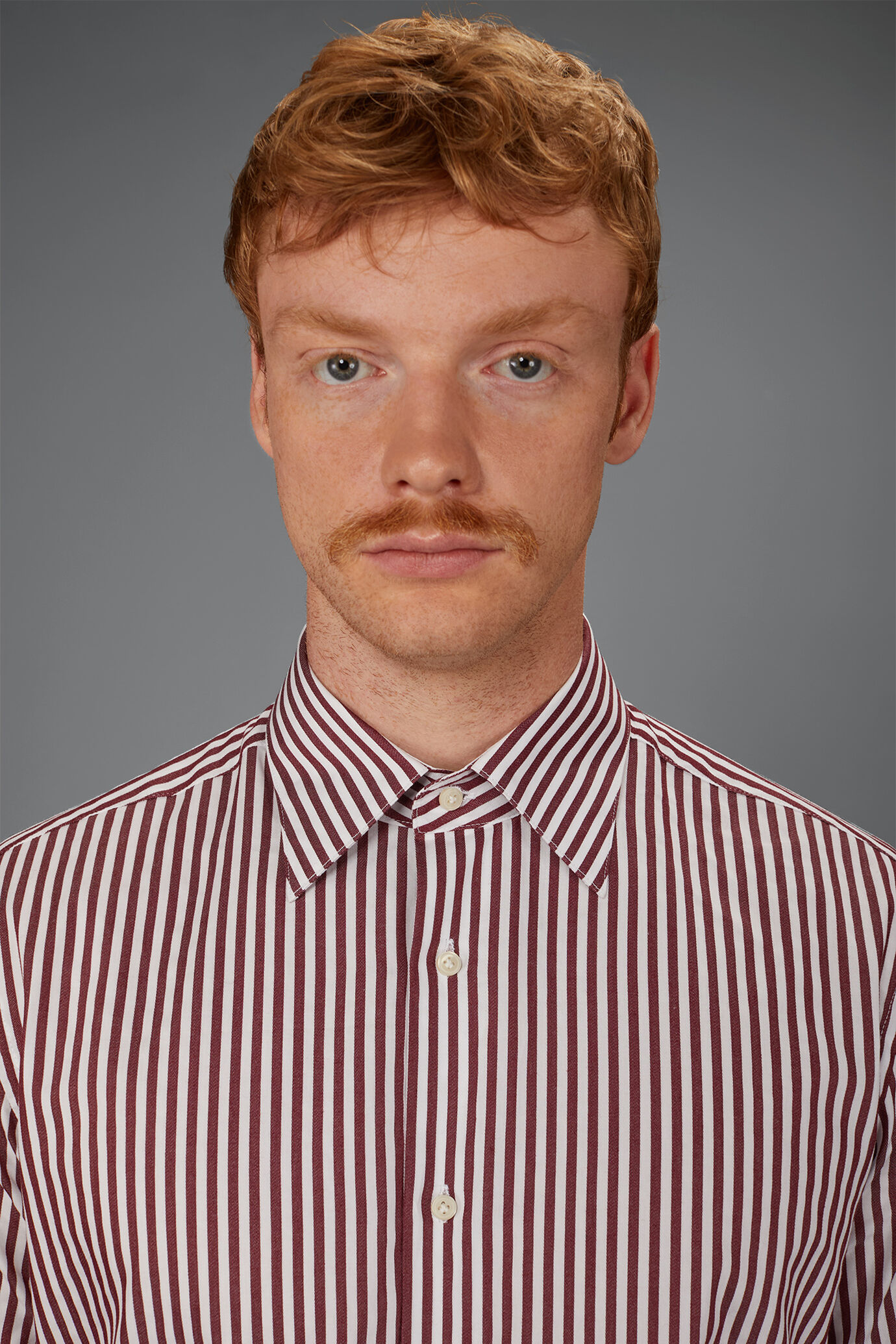 Camicia uomo in 100% cotone tinto filo a righe larghe image number 2