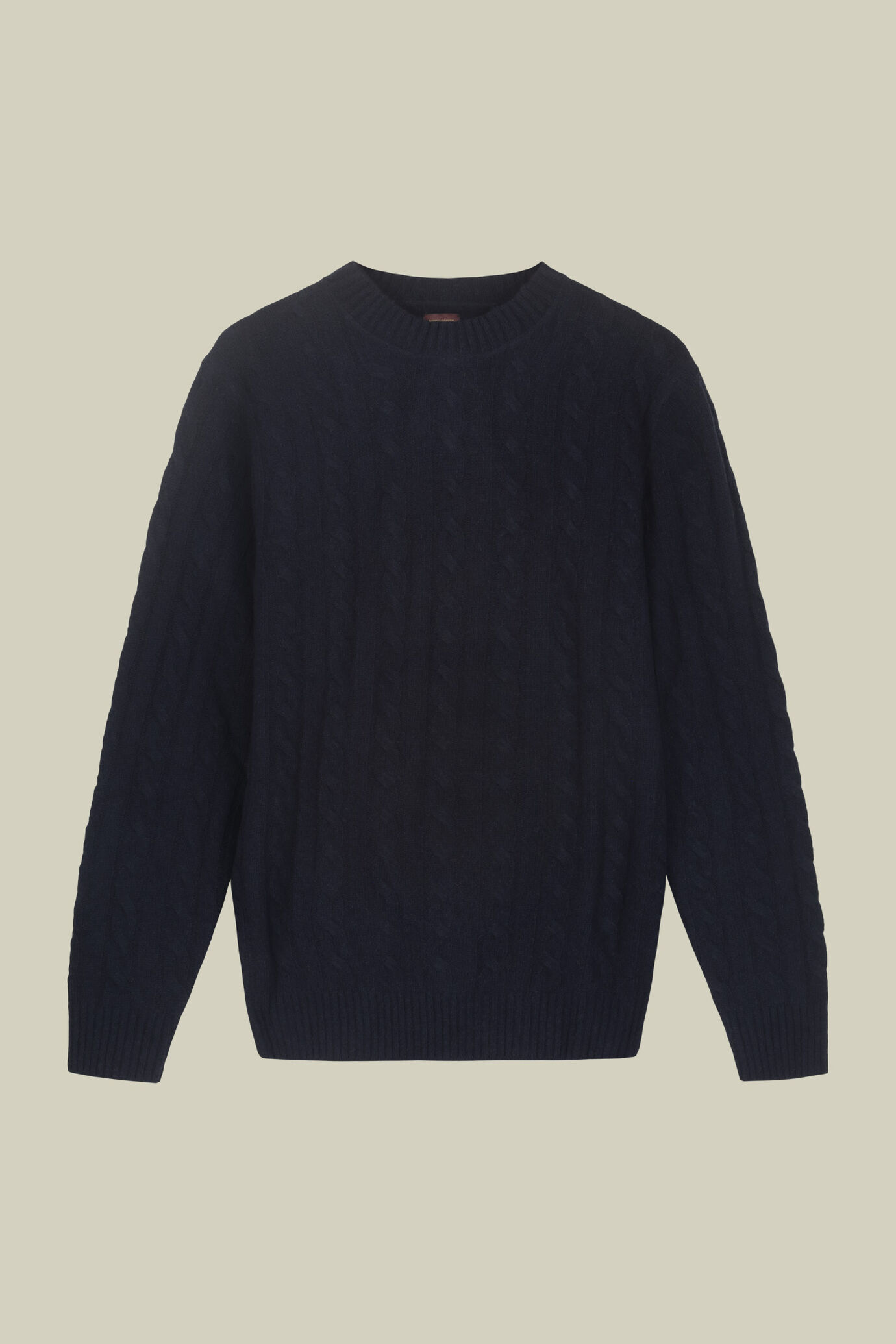 Men's lambswool crew neck jumper in a regular fit
