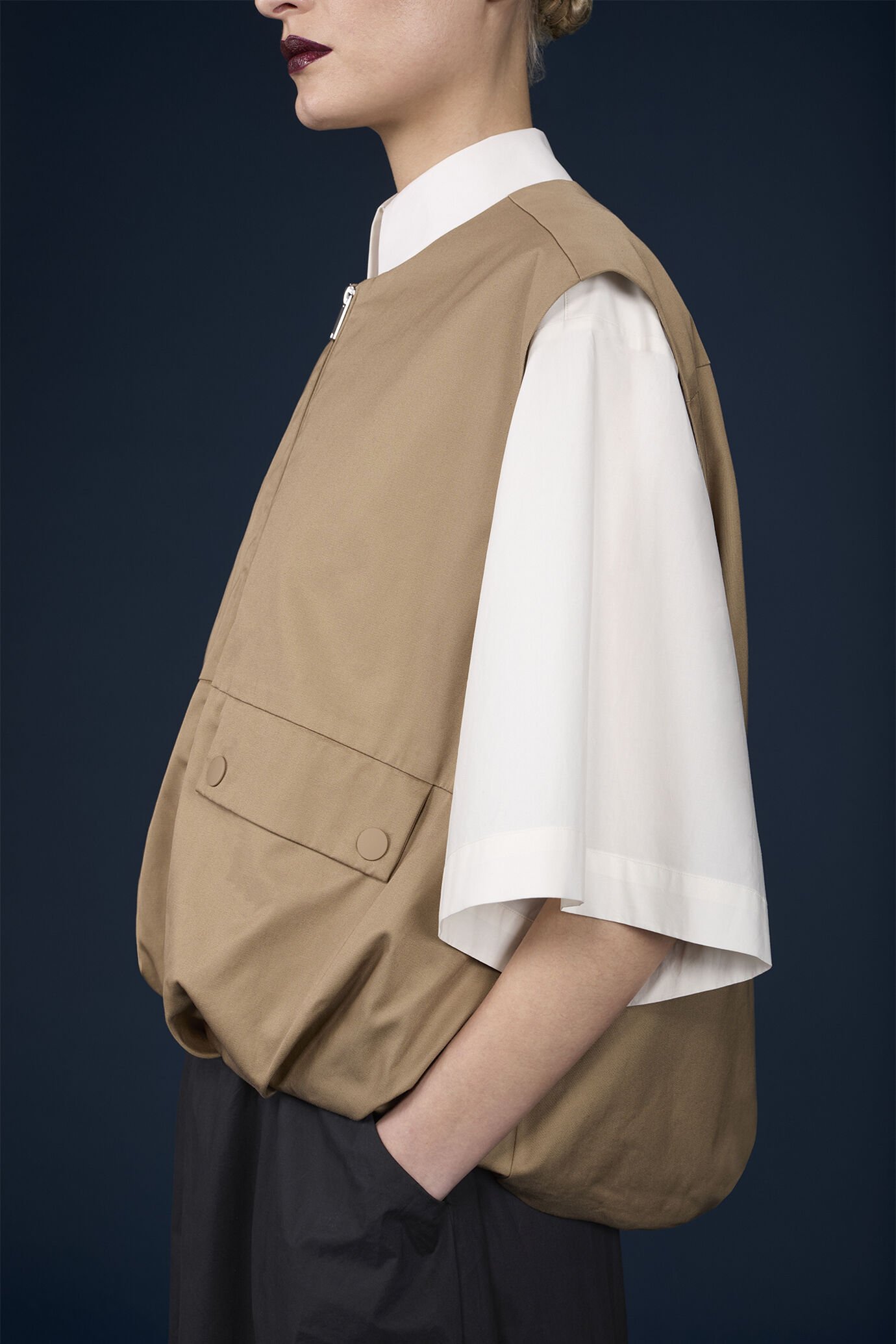 Gilet donna dalla linea a uovo e dalla vestibilità oversize image number 2
