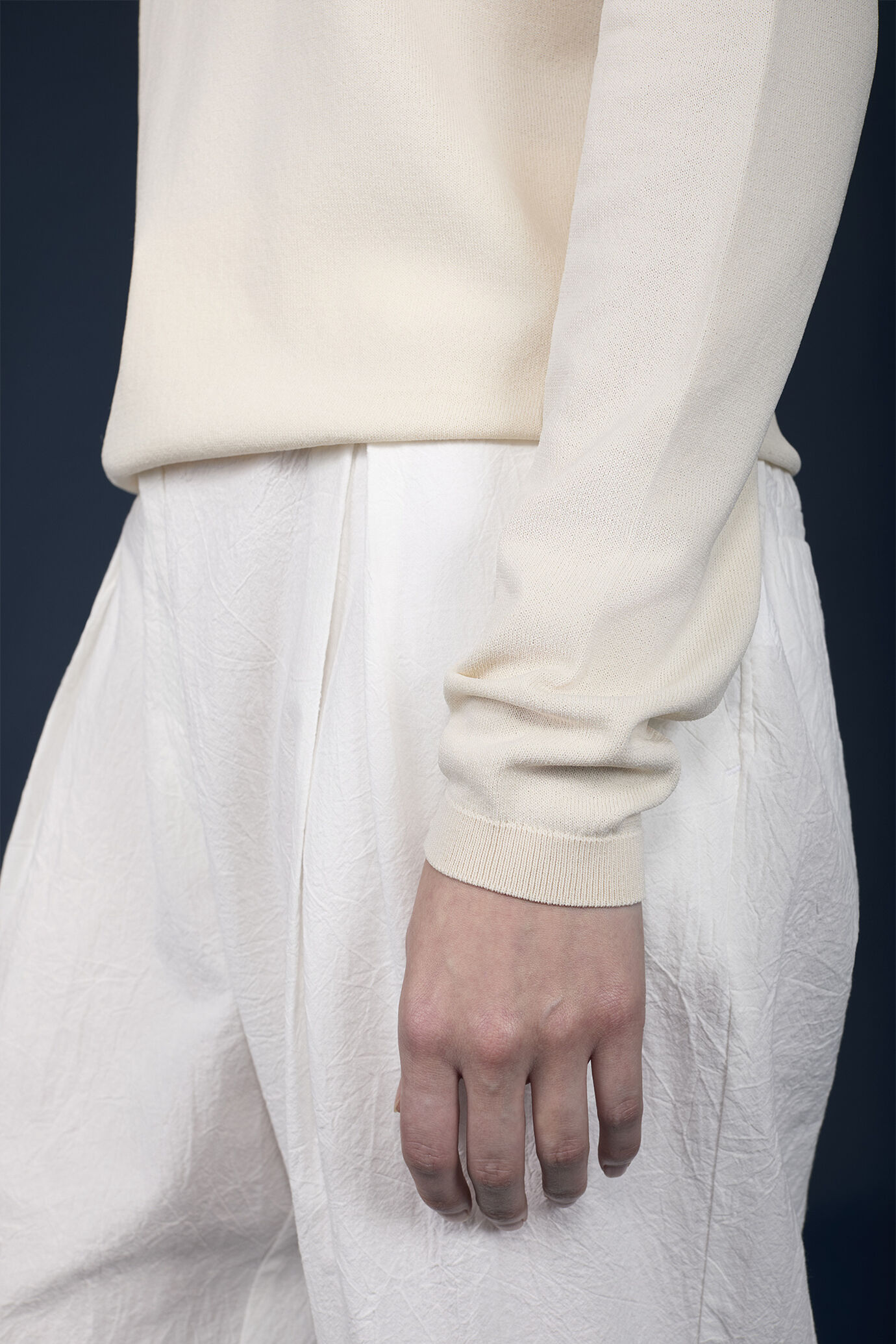 Langärmeliger Damen-Pullover mit Rundhalsausschnitt image number 3