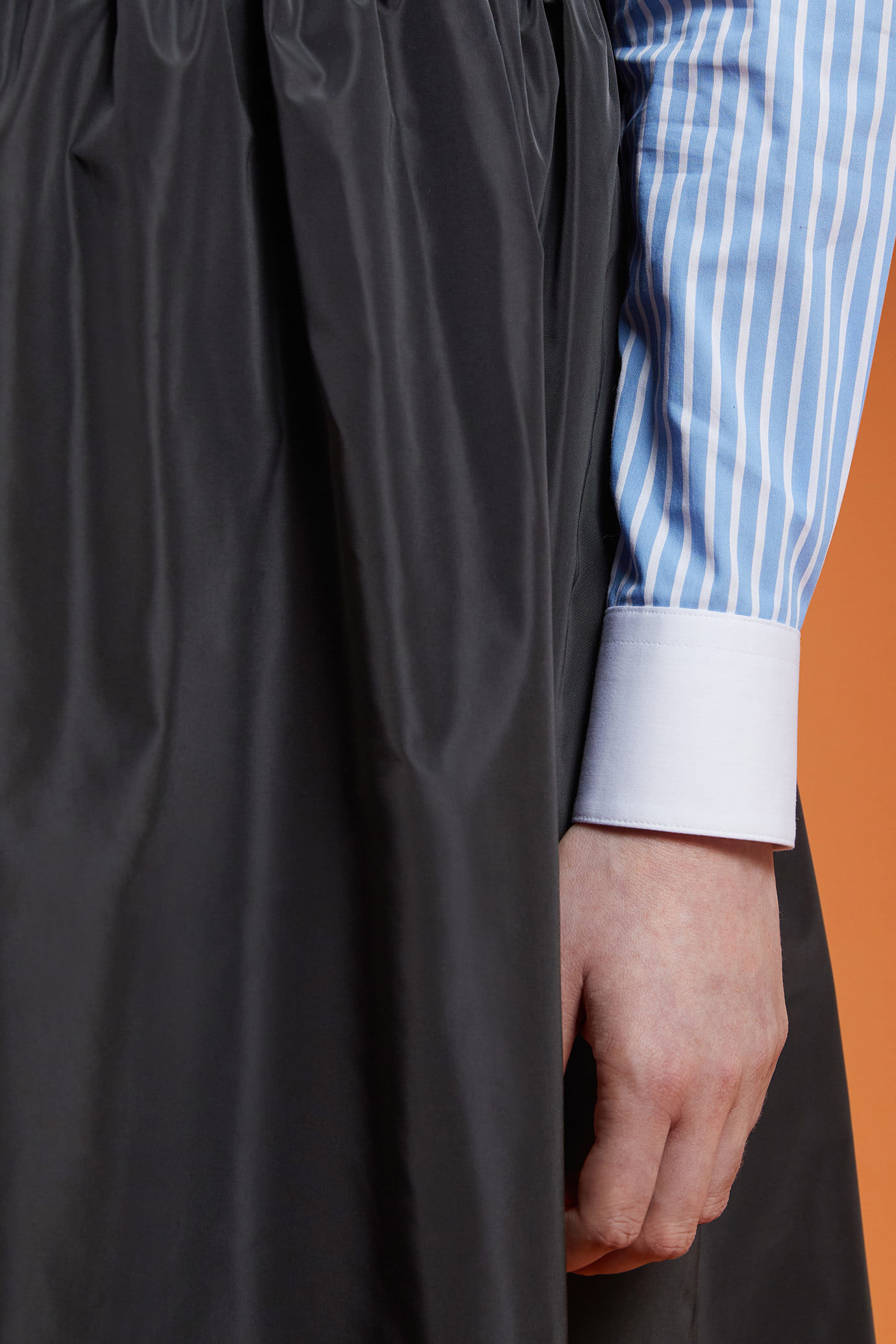 Gonna donna lunga a palloncino in taffet&agrave; tinta unita con elastico in vita regular fit image number 3