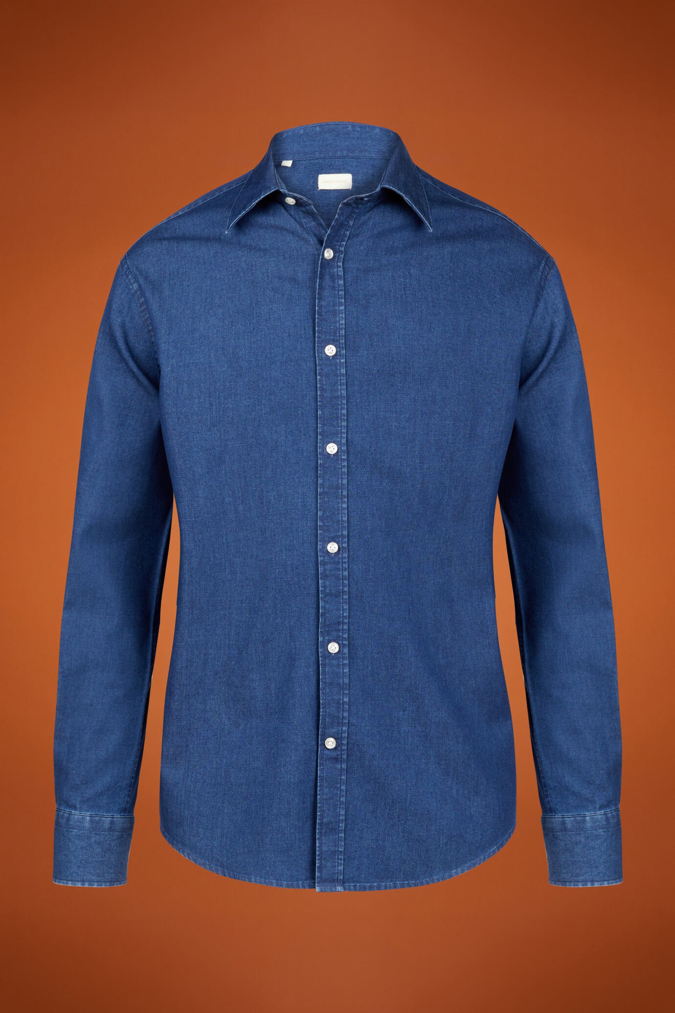 Herren-Freizeithemd mit klassischem Kragen aus 100 % Baumwolle in gewaschenem Chambray-Stoff in bequemer Passform