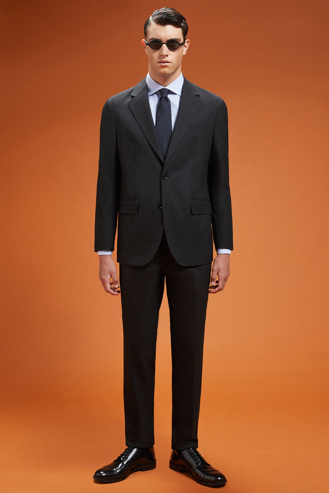 Abito uomo monopetto con tessuto falso unito regular fit image number 1