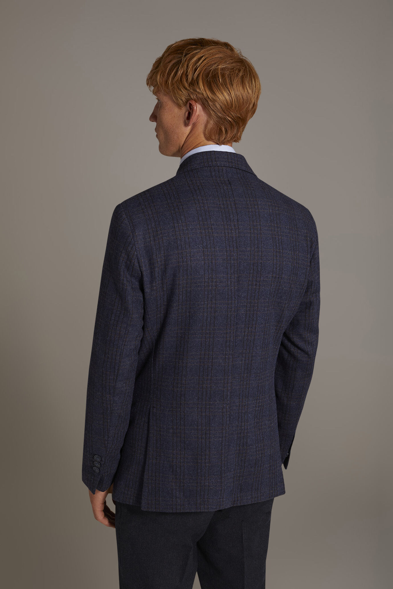 Single-breasted jacket with flap pockets in wool blend made in Italy image number 4