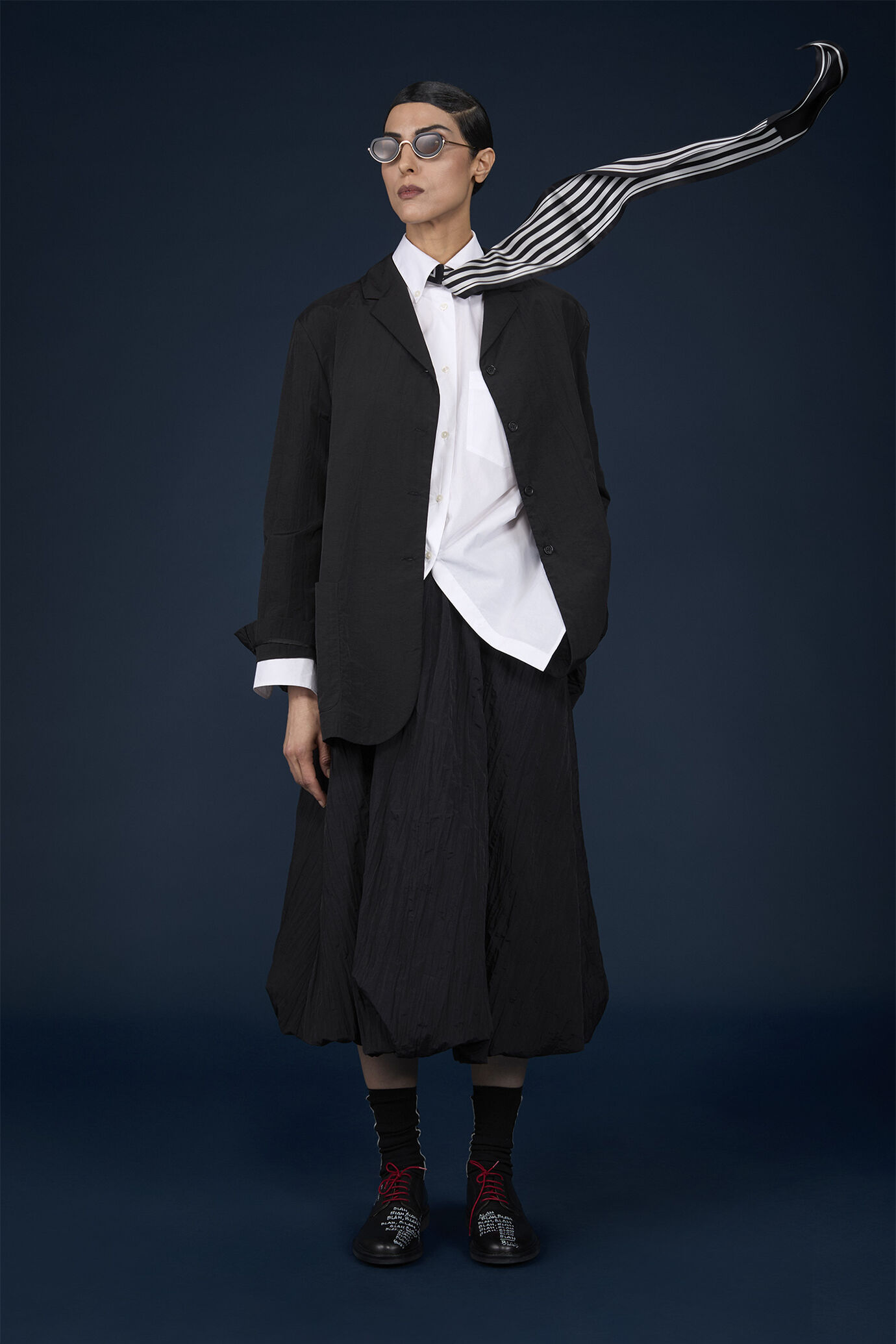 Einreihiger Oversize-Damenblazer mit Knittereffekt
