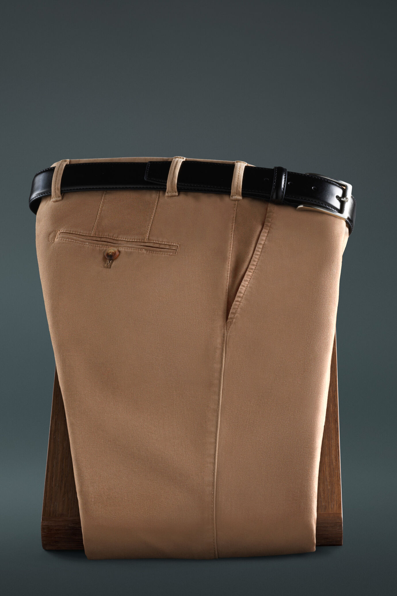 Pantaloni uomo chino elasticizzati tinta unita image number 2