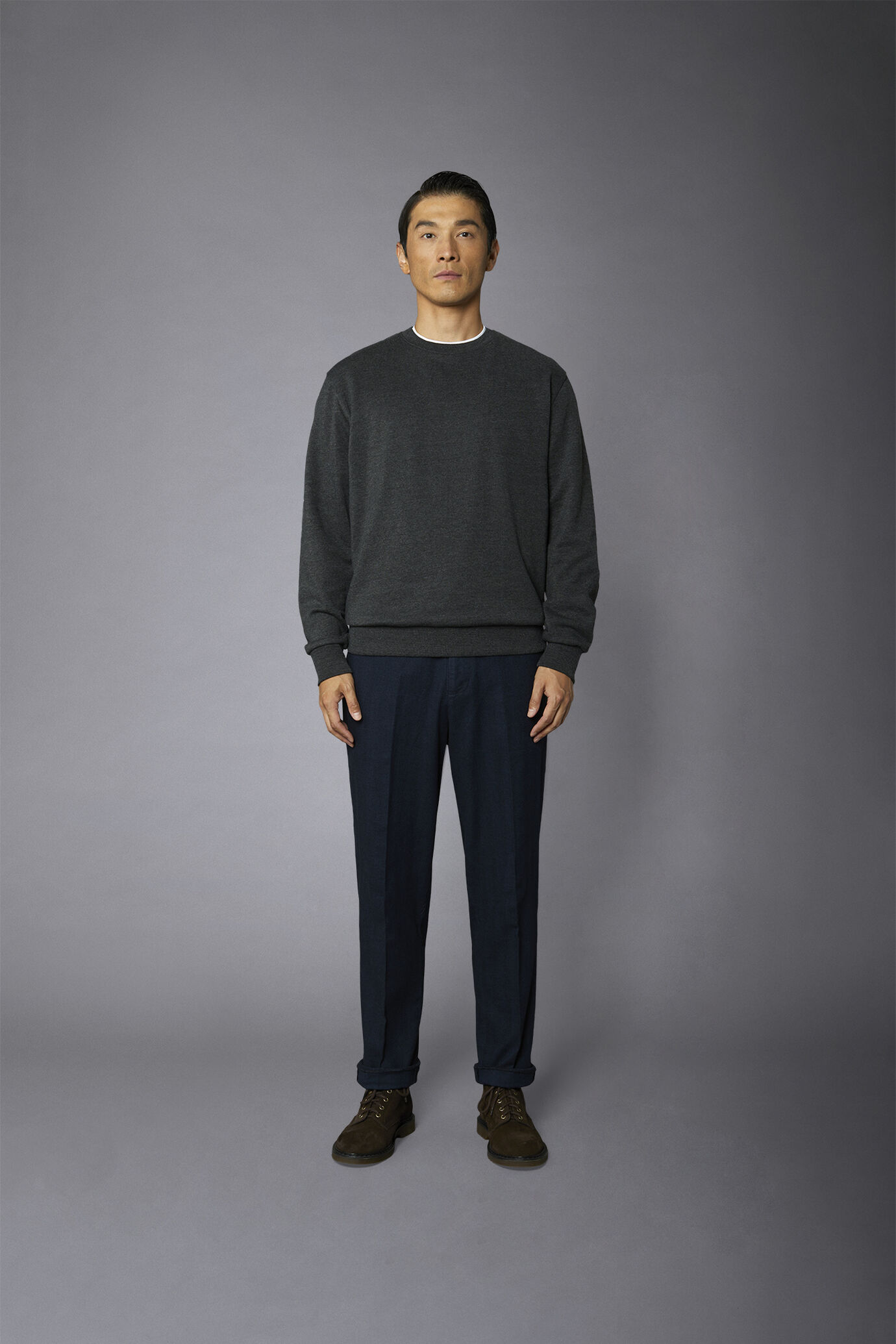 Pantalone uomo senza pinces in cotone stretch tessuto lavato disegno herringbone regular fit image number 2