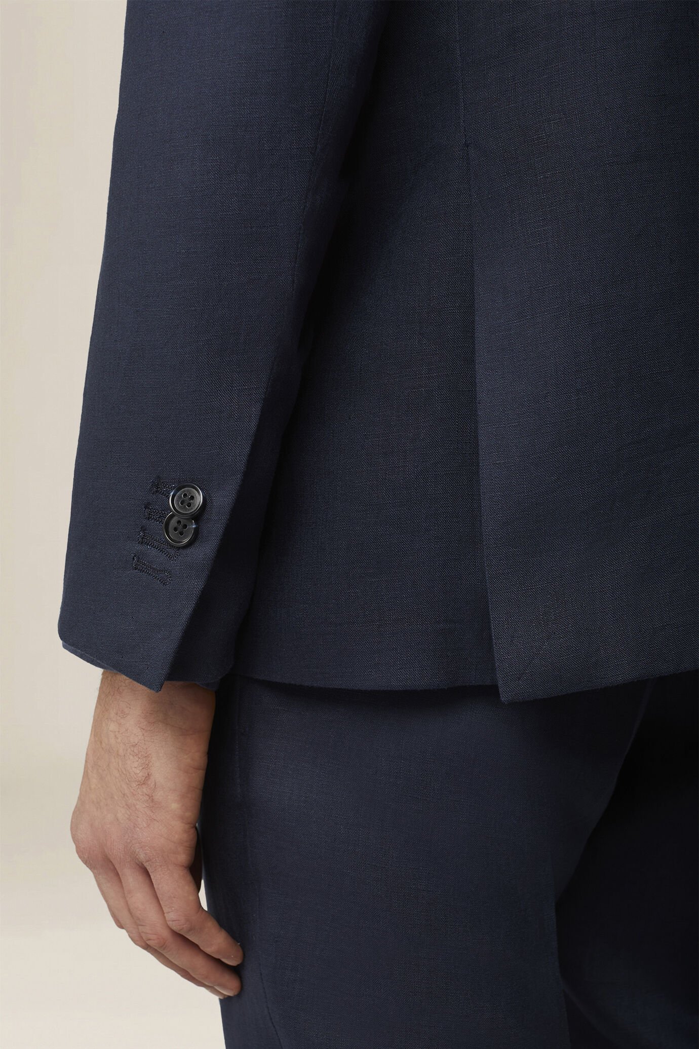 Single-breasted men's suit with flat front trousers, in 100% linen with a washed effect image number 3